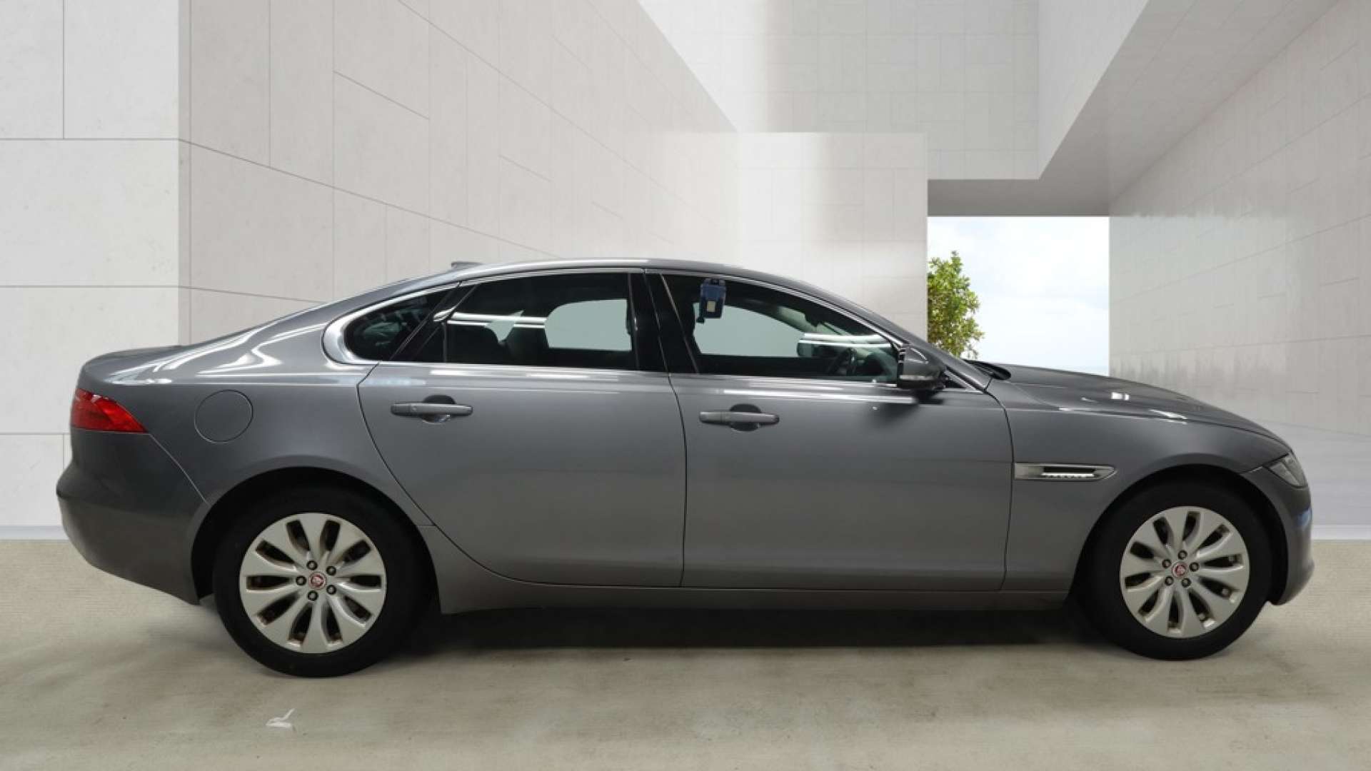 2020 Jaguar XF — image 6