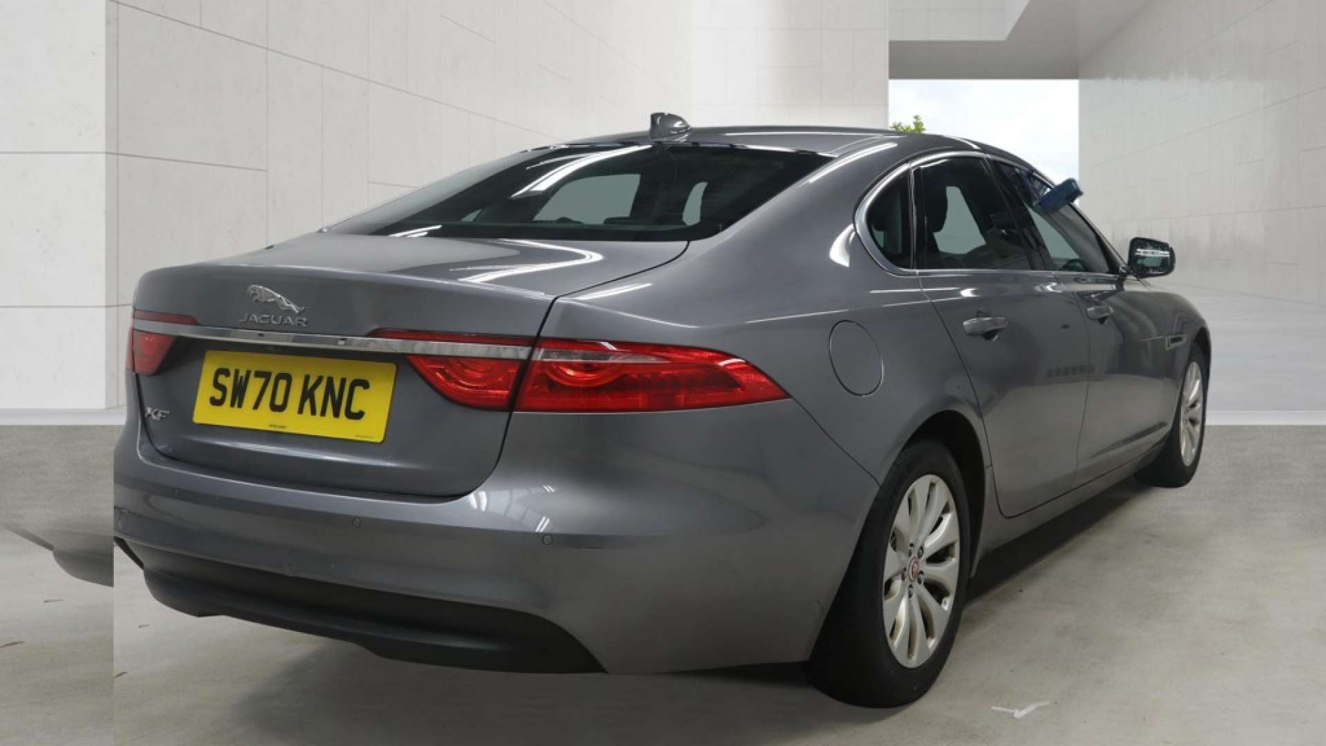 2020 Jaguar XF — image 5