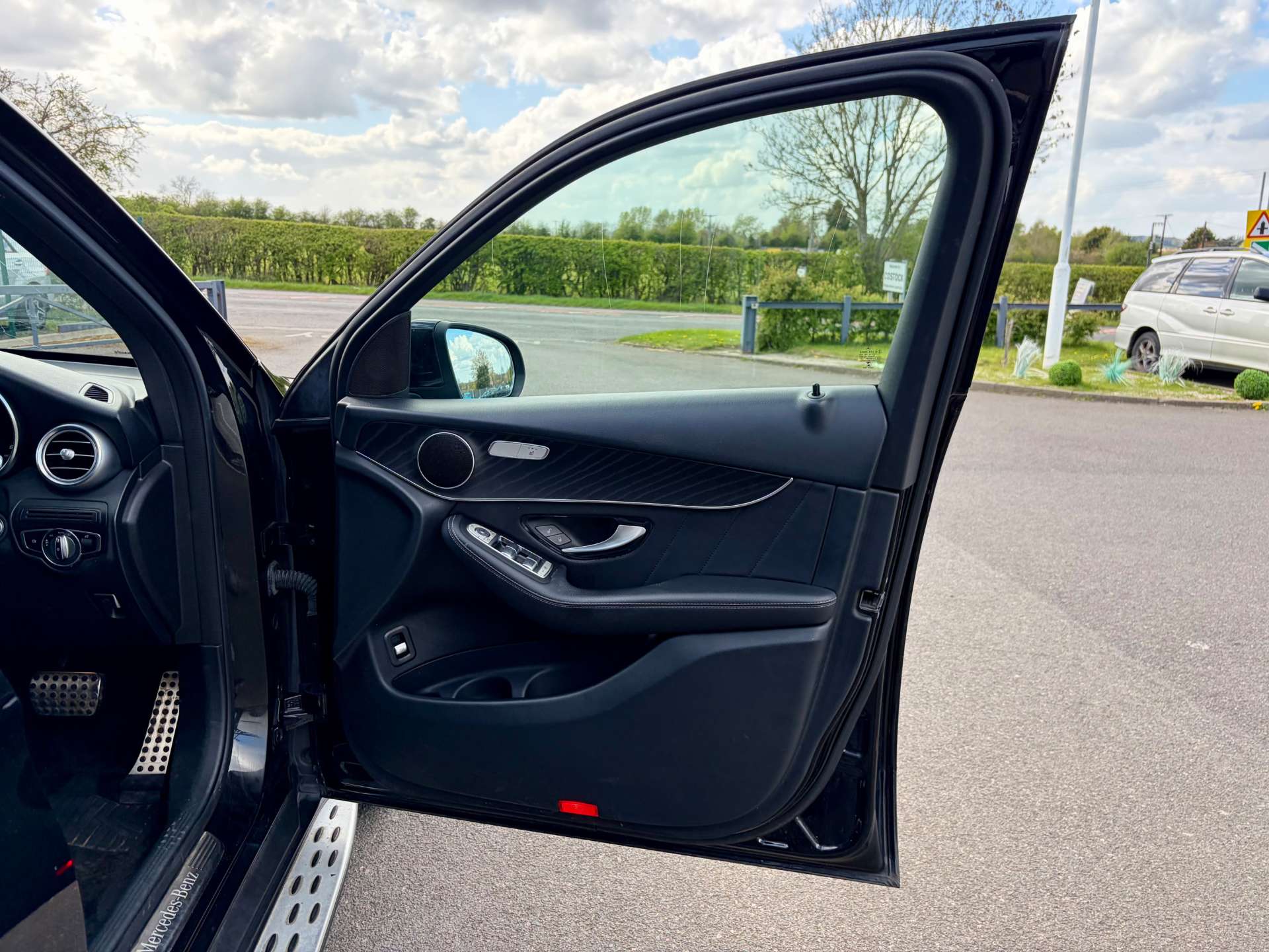 2019 Mercedes-Benz GLC300 — image 35