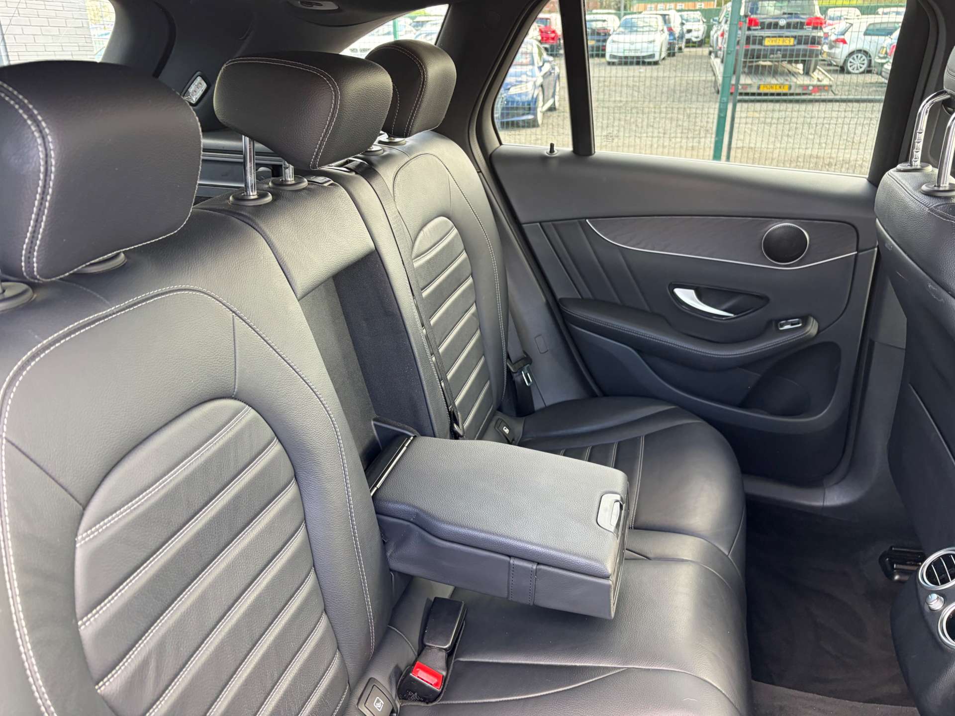 2019 Mercedes-Benz GLC300 — image 32