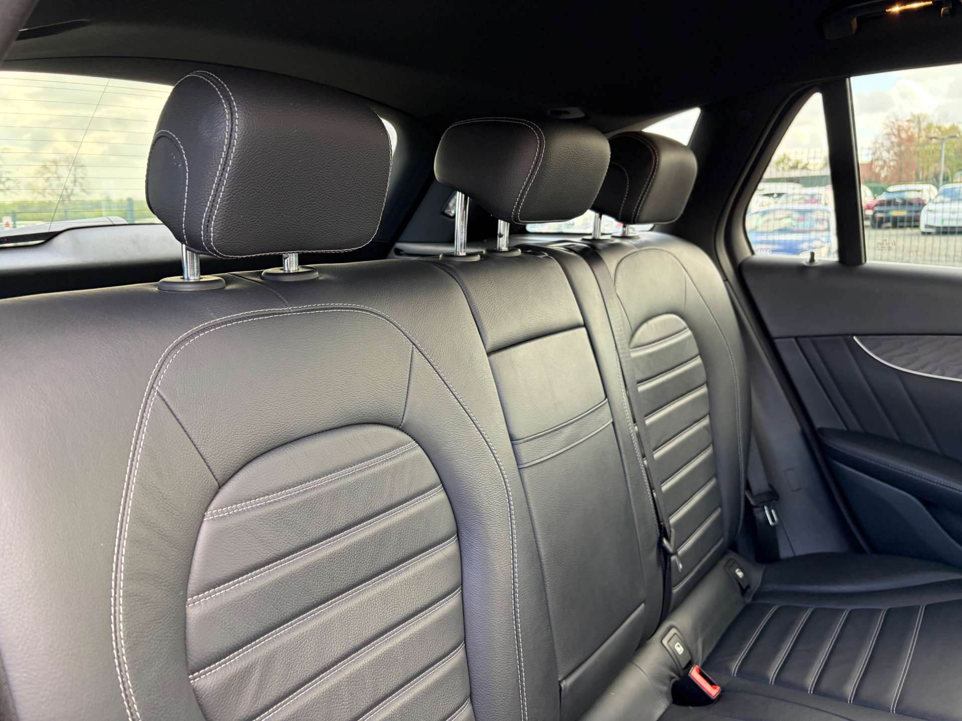 2019 Mercedes-Benz GLC300 — image 31