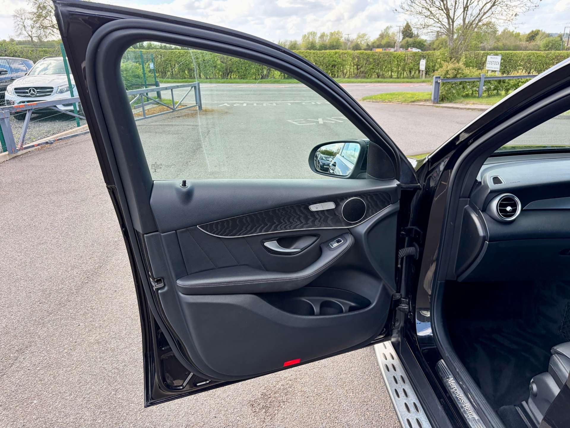 2019 Mercedes-Benz GLC300 — image 15