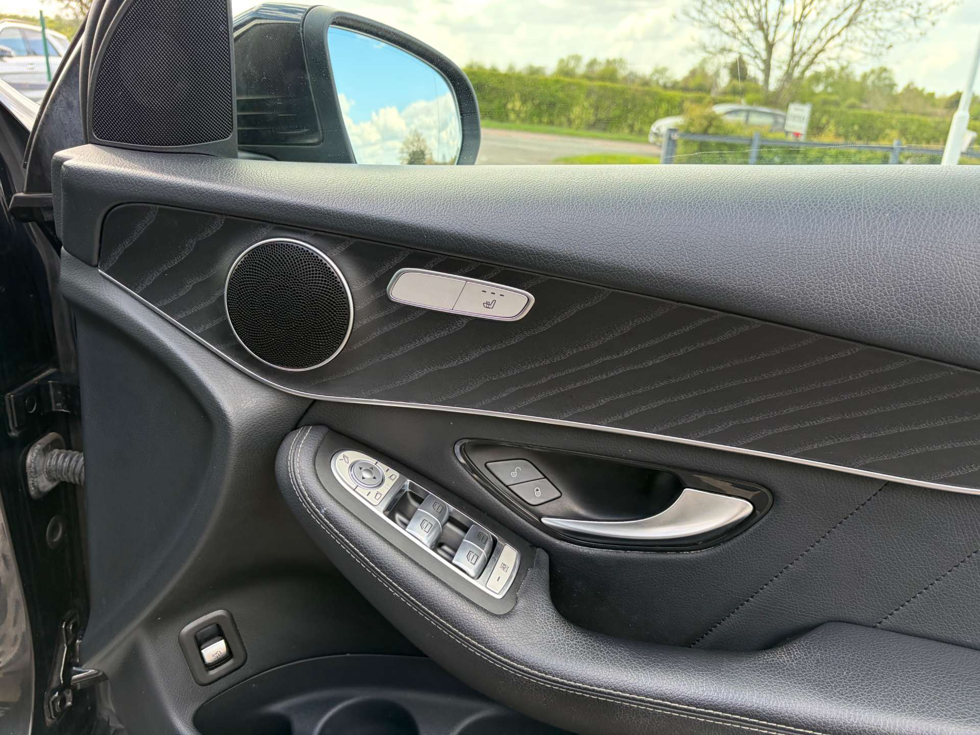 2019 Mercedes-Benz GLC300 — image 36