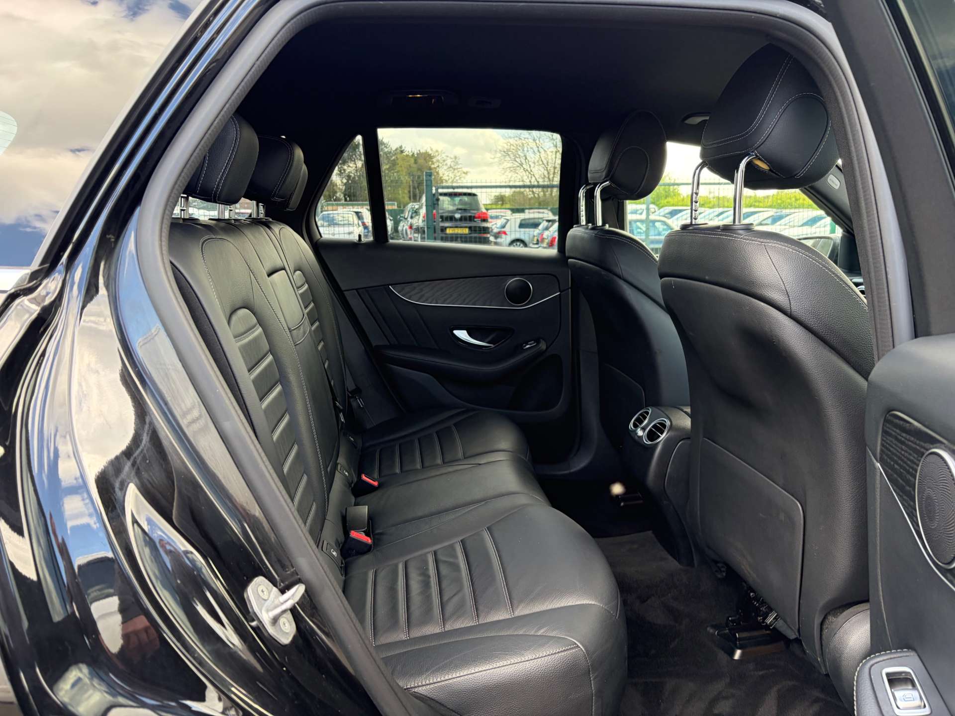 2019 Mercedes-Benz GLC300 — image 29