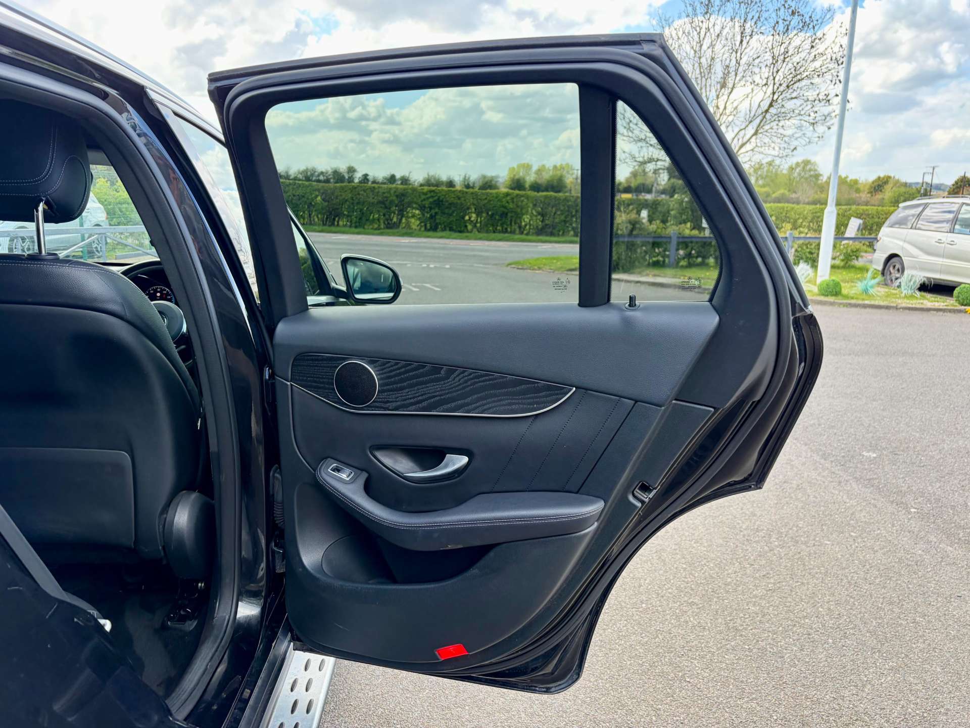2019 Mercedes-Benz GLC300 — image 28