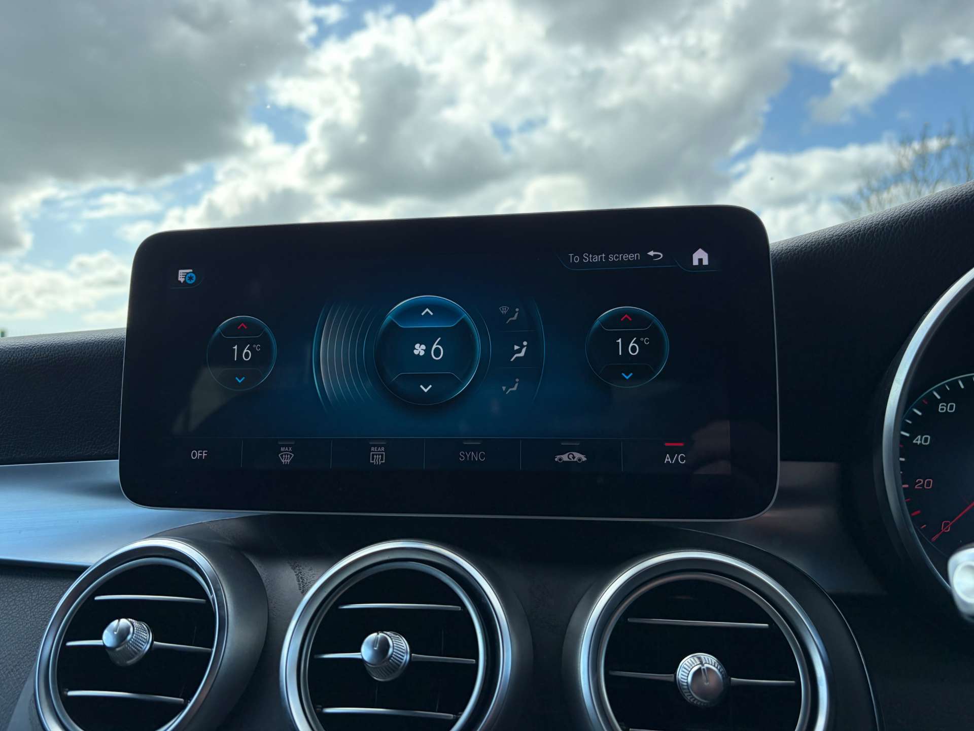 2019 Mercedes-Benz GLC300 — image 53