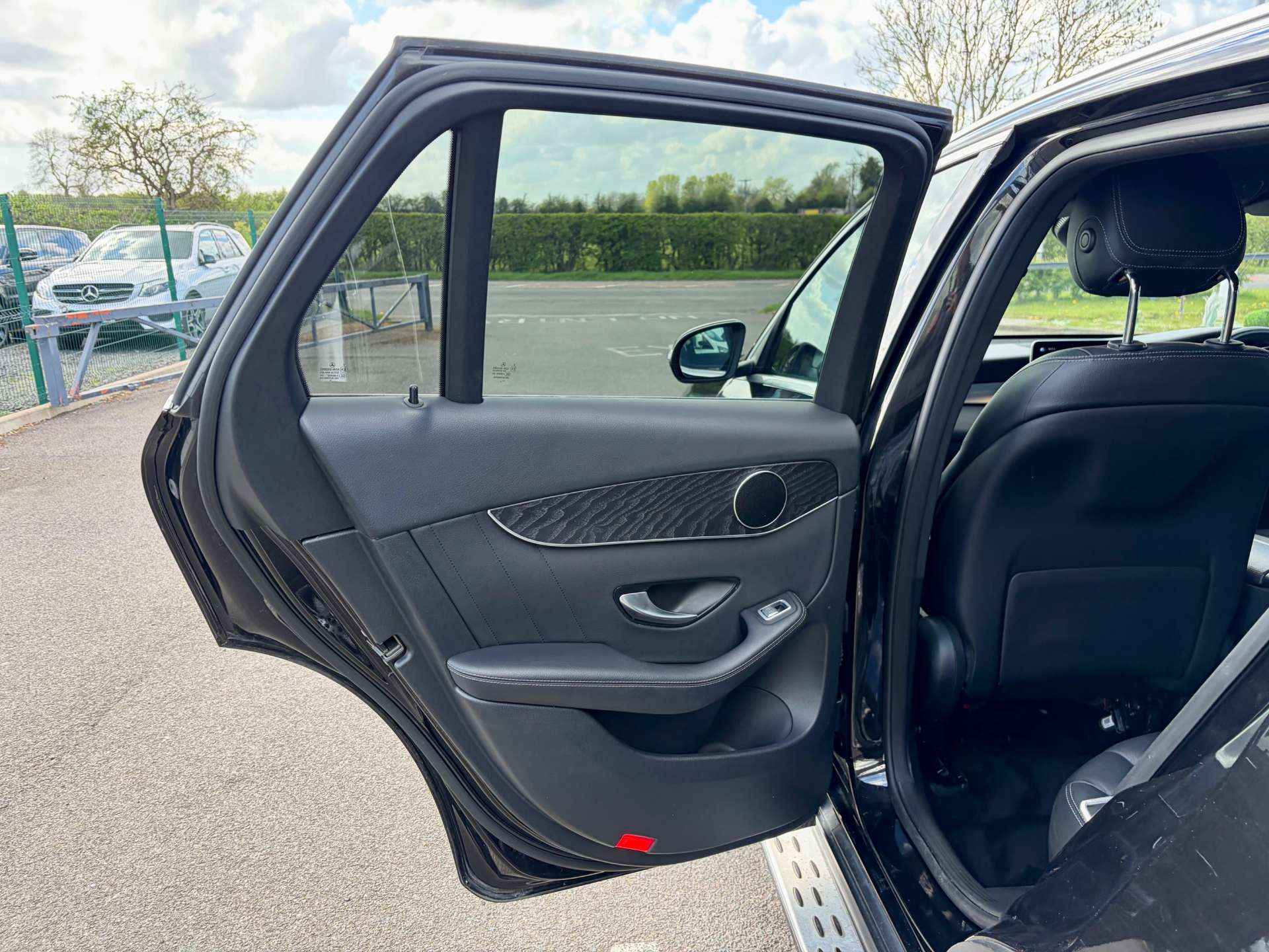 2019 Mercedes-Benz GLC300 — image 21