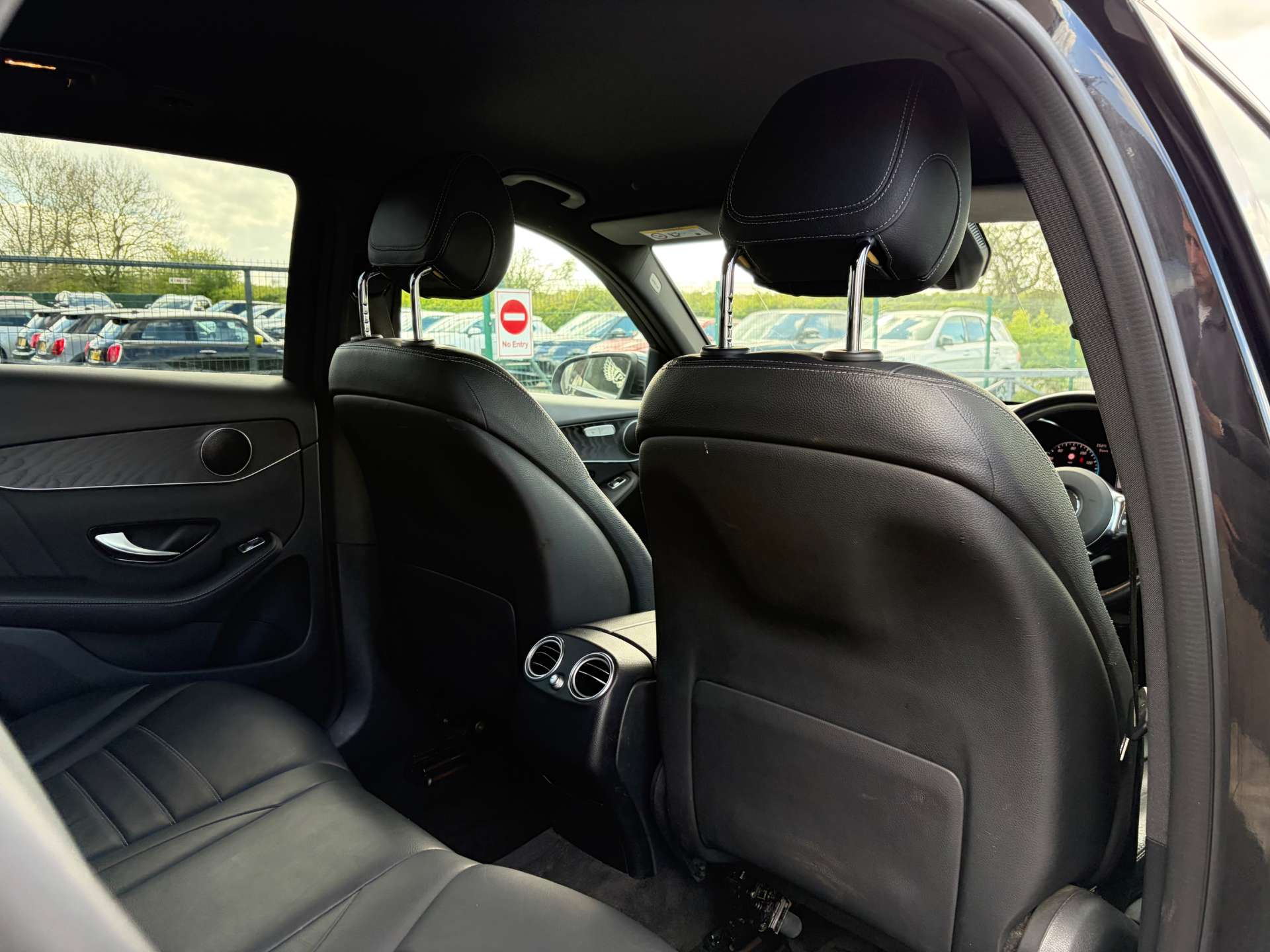 2019 Mercedes-Benz GLC300 — image 30