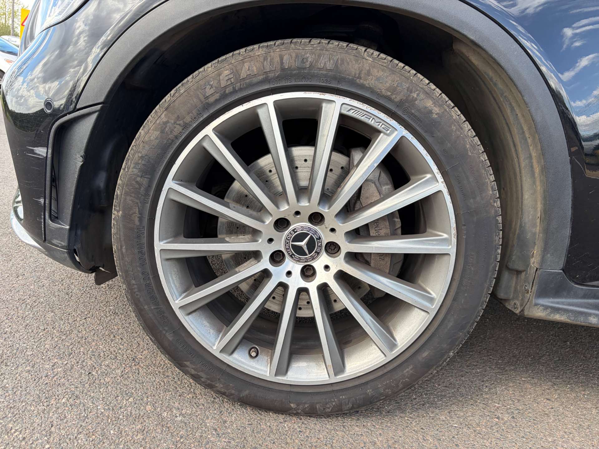 2019 Mercedes-Benz GLC300 — image 11