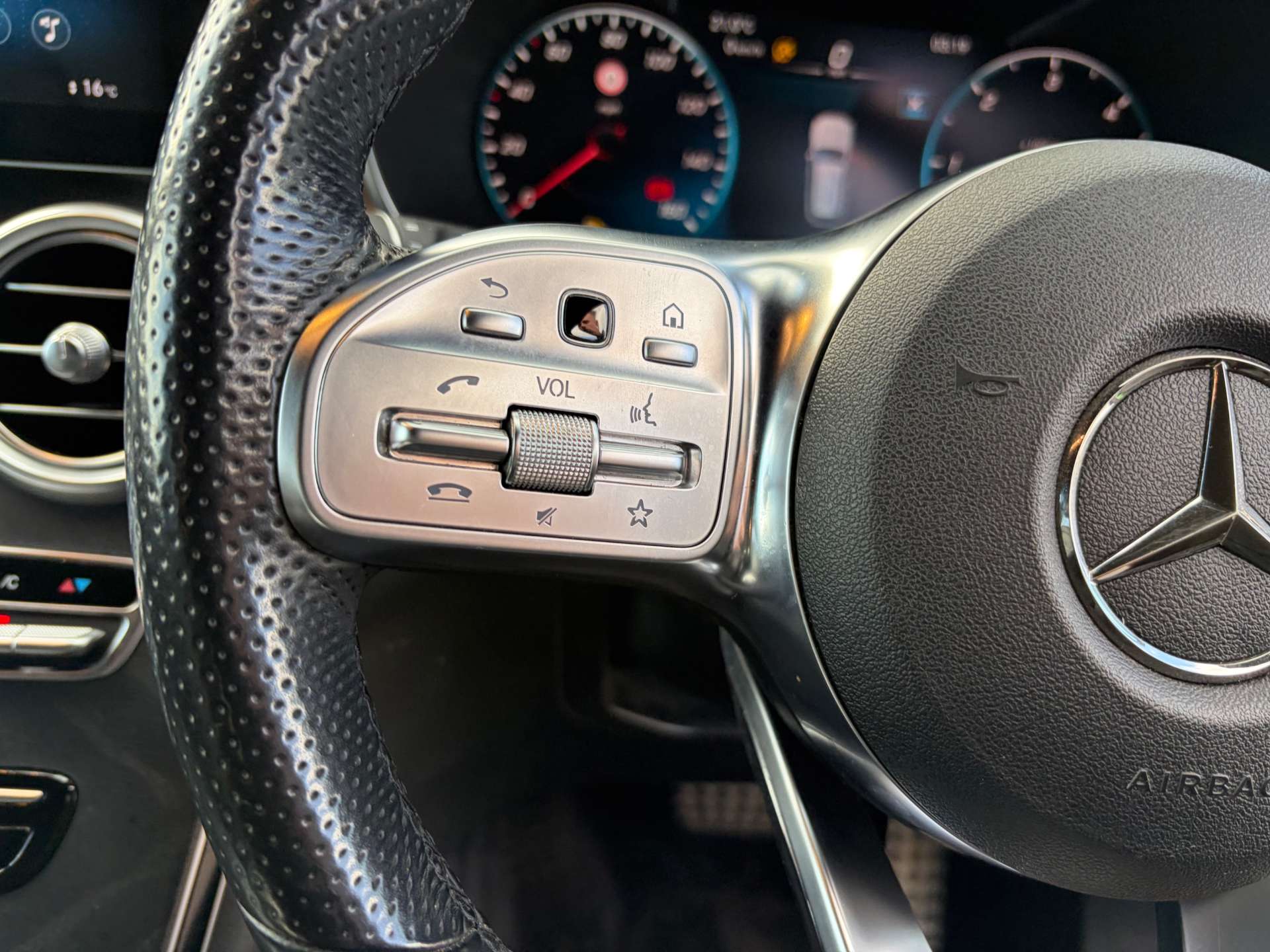 2019 Mercedes-Benz GLC300 — image 41