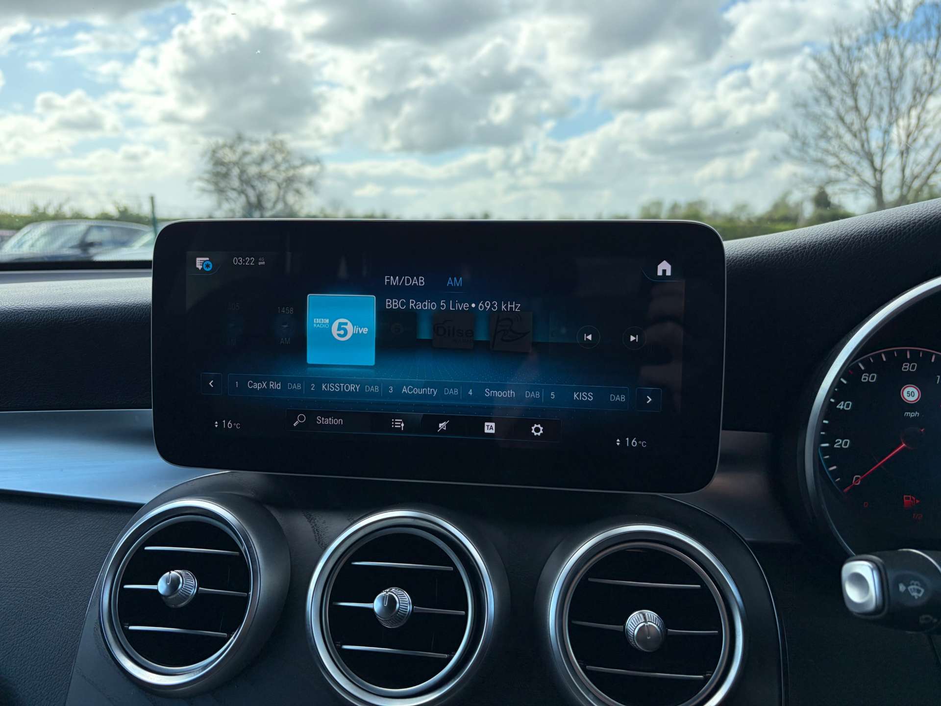 2019 Mercedes-Benz GLC300 — image 59