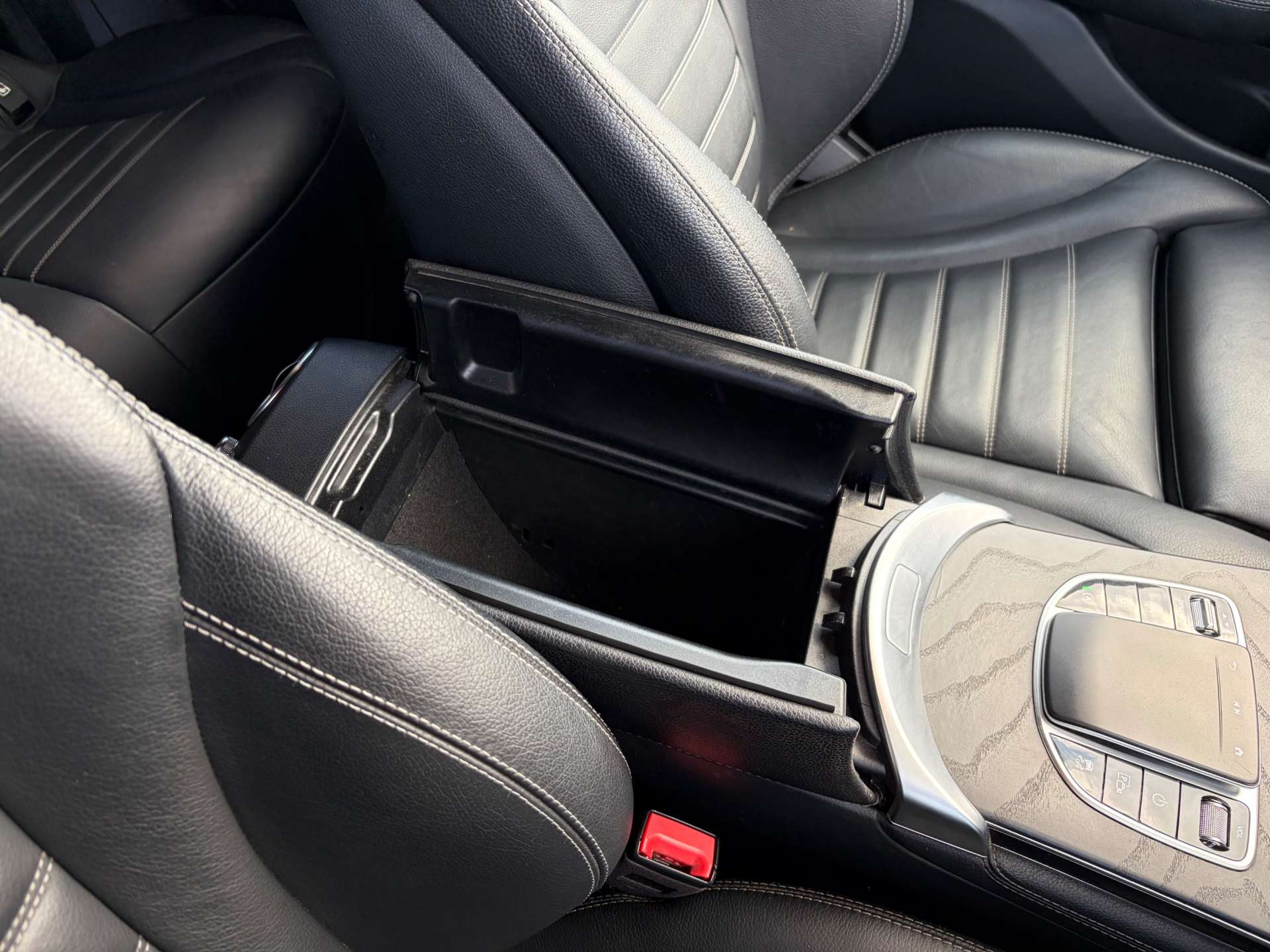 2019 Mercedes-Benz GLC300 — image 46