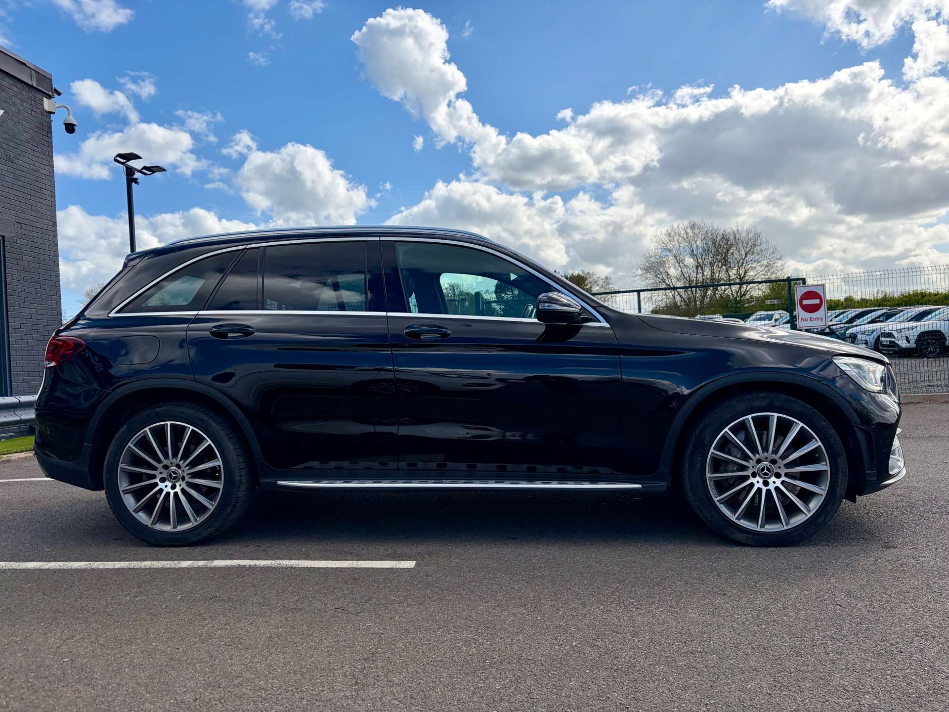 2019 Mercedes-Benz GLC300 — image 10