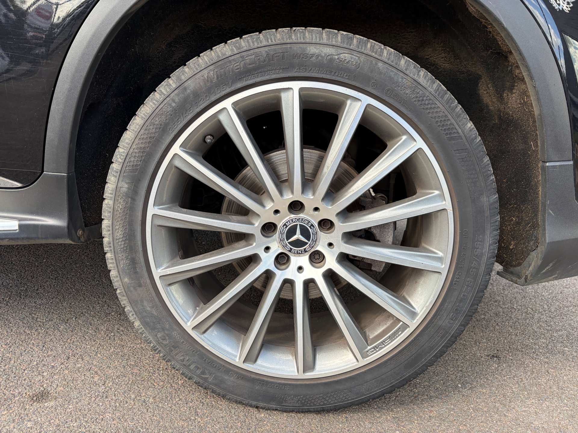 2019 Mercedes-Benz GLC300 — image 12