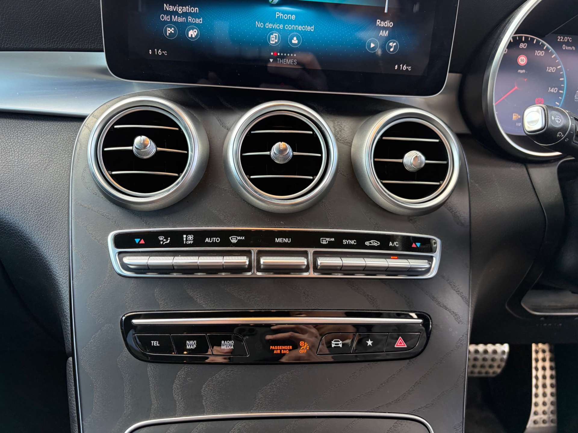2019 Mercedes-Benz GLC300 — image 49