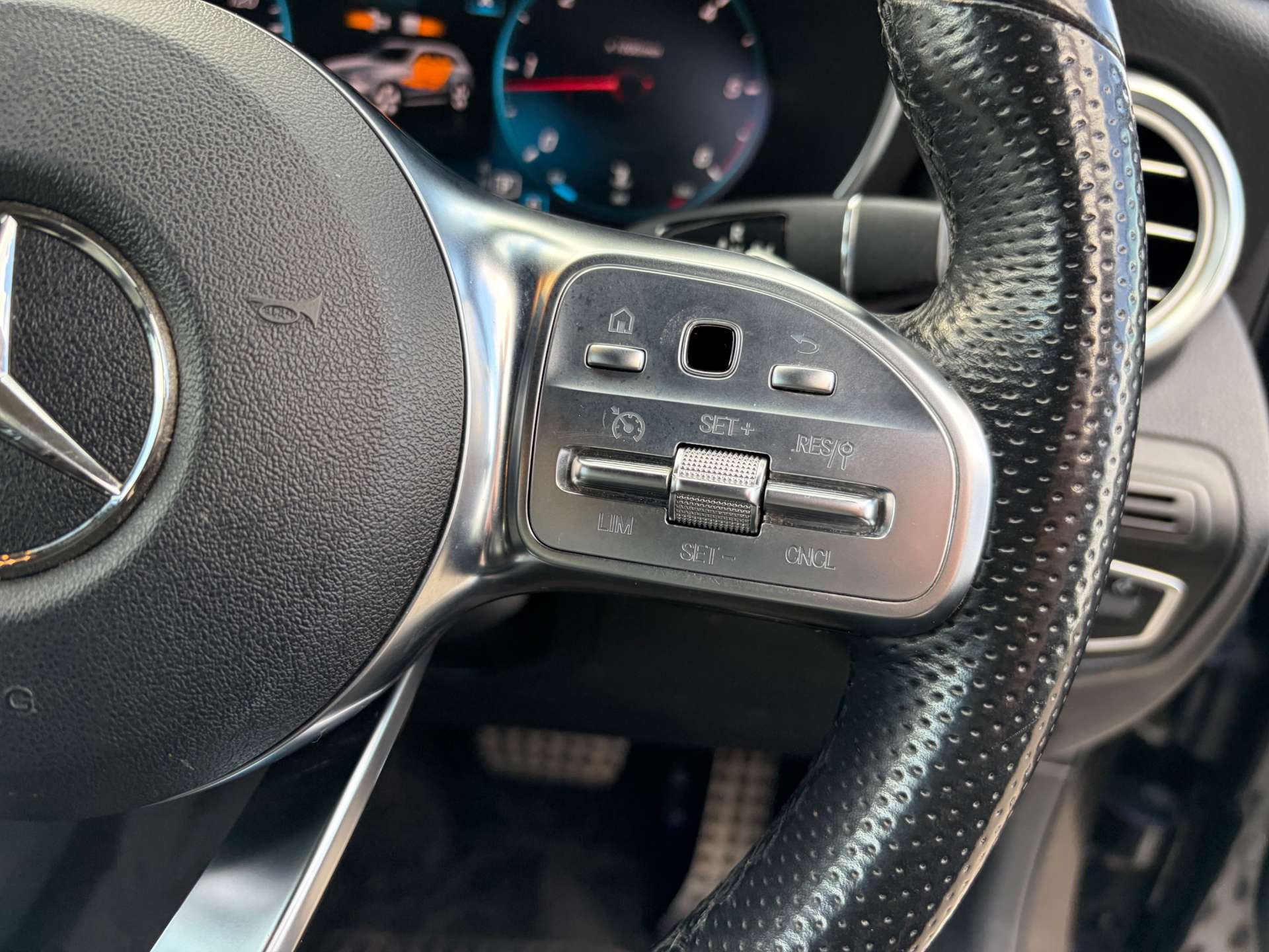 2019 Mercedes-Benz GLC300 — image 42