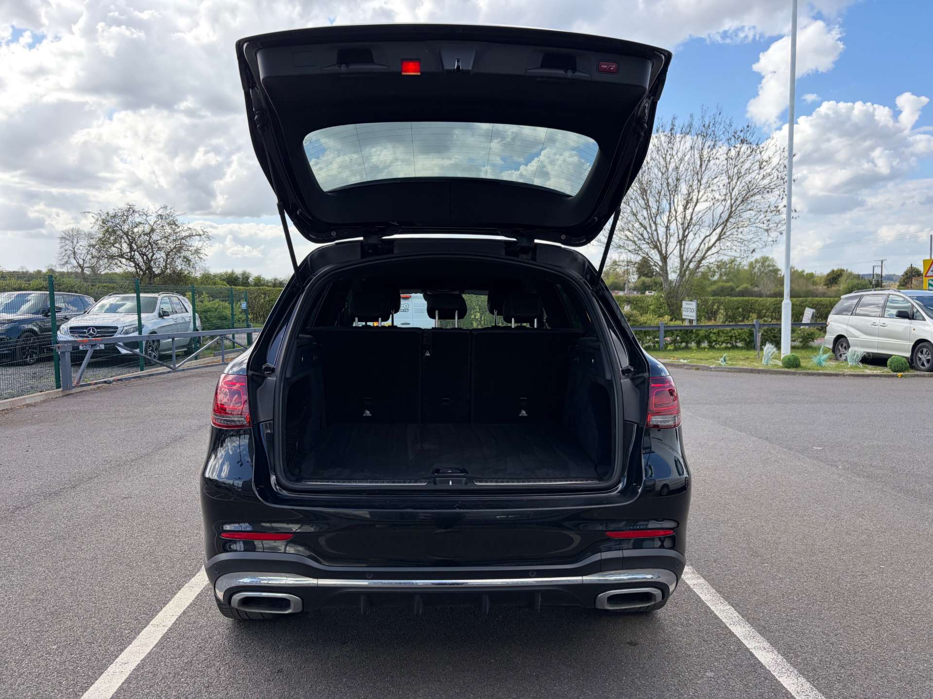 2019 Mercedes-Benz GLC300 — image 25