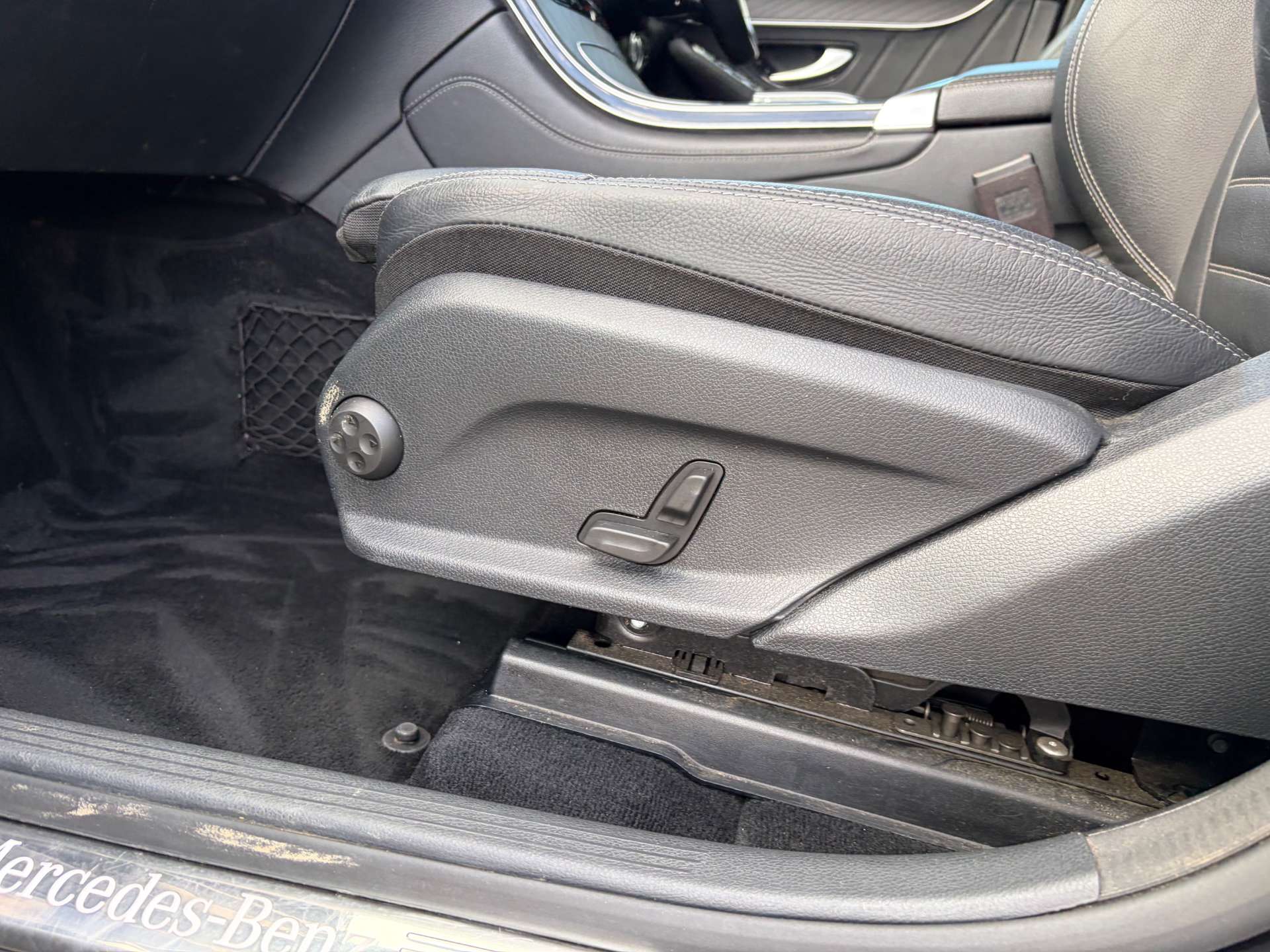 2019 Mercedes-Benz GLC300 — image 20
