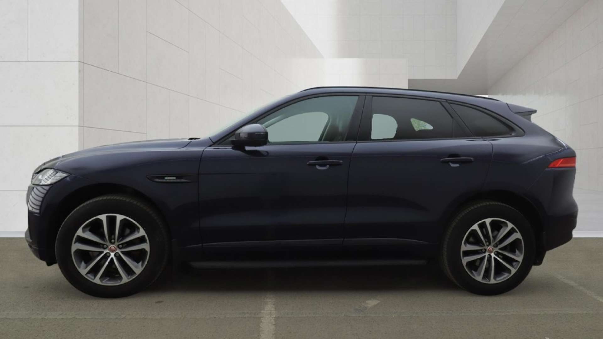 2016 Jaguar F-Pace — image 7