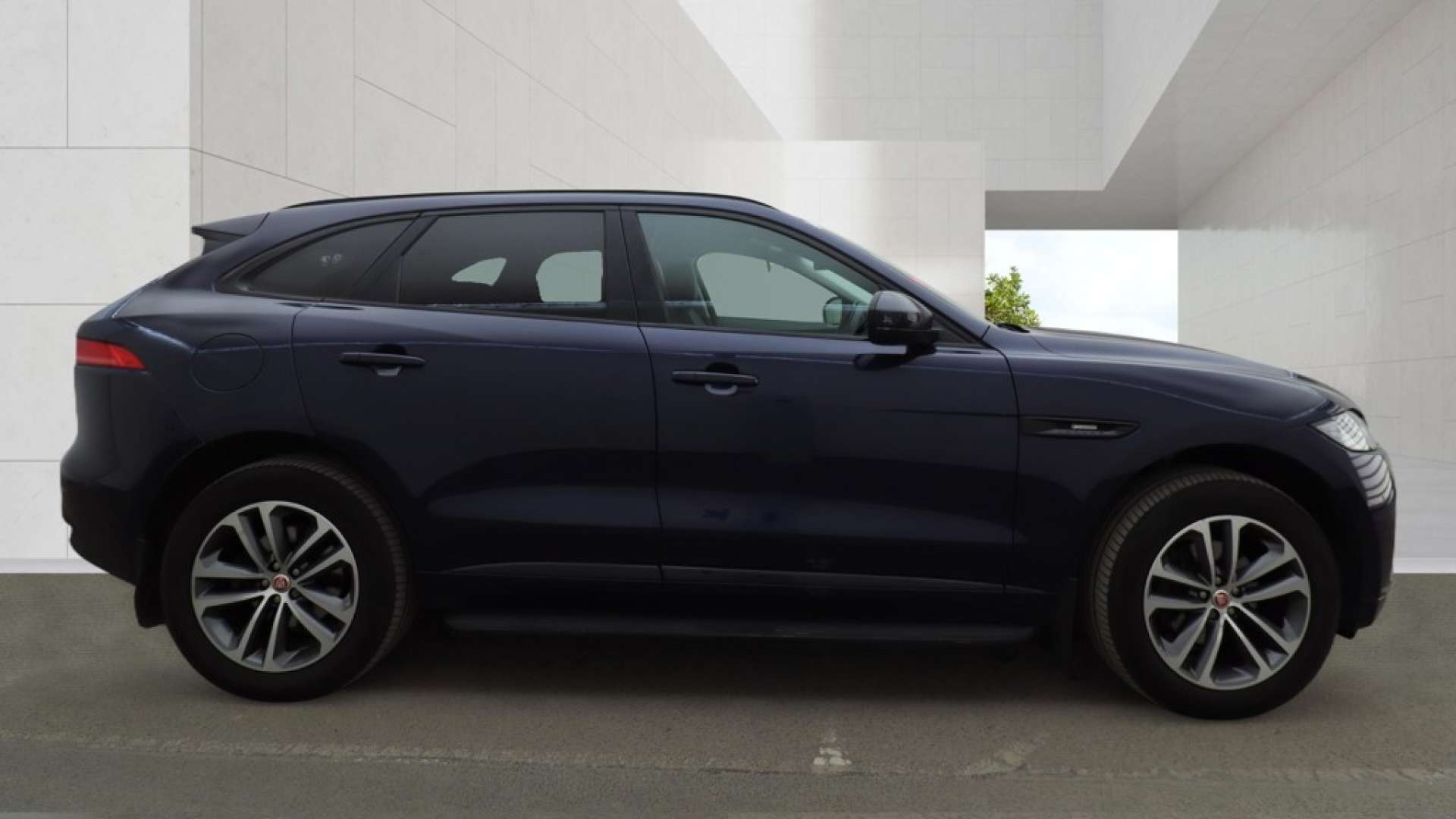 2016 Jaguar F-Pace — image 6