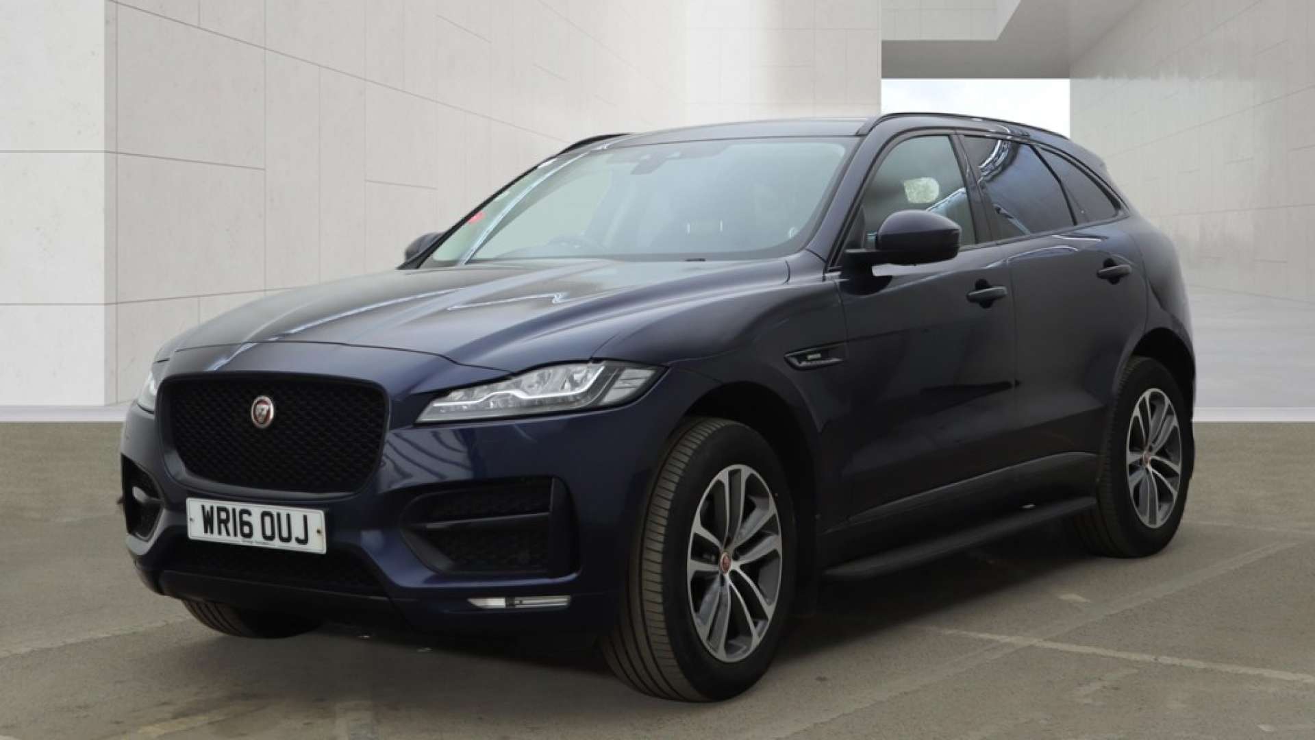 2016 Jaguar F-Pace — image 3