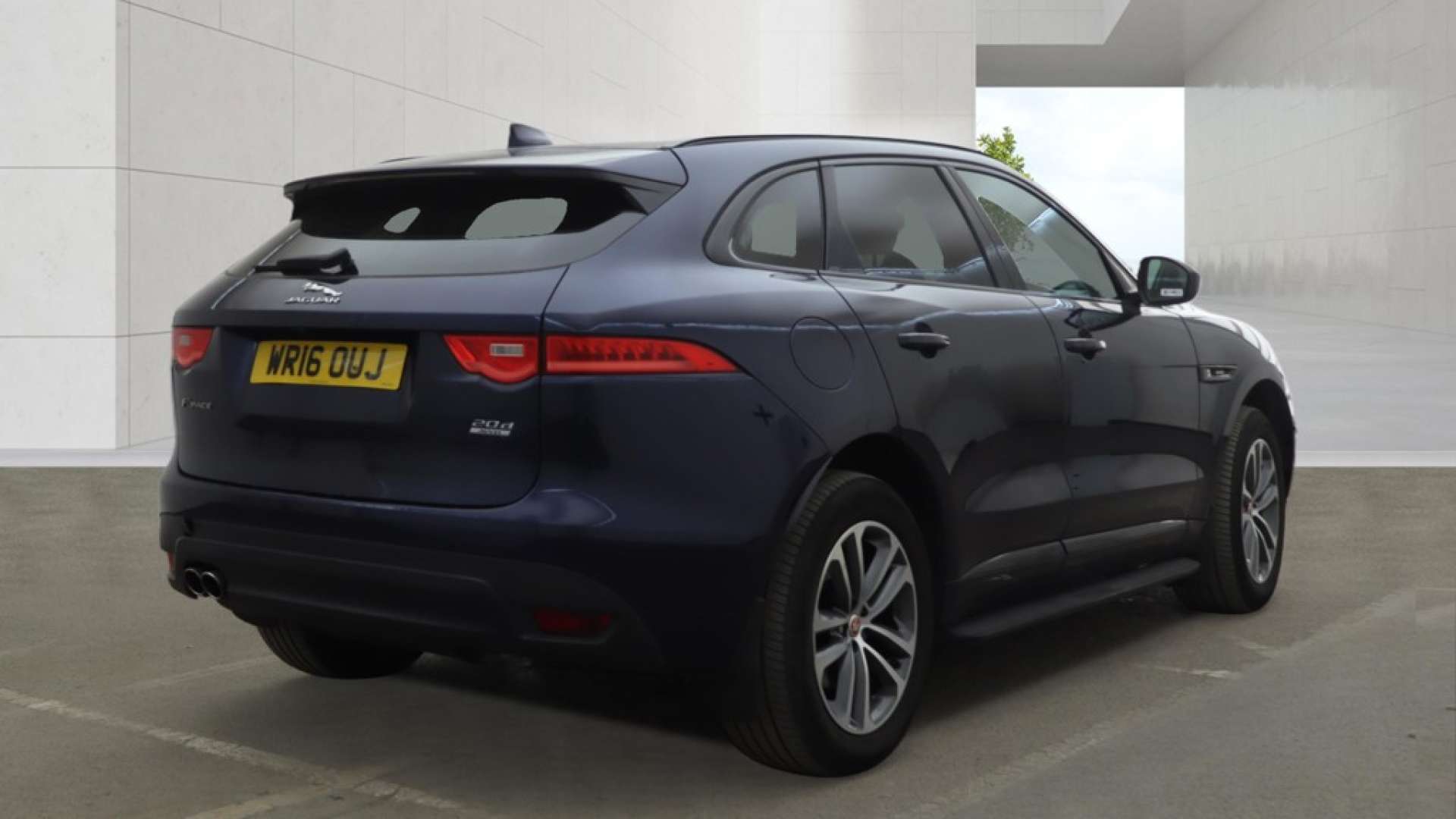 2016 Jaguar F-Pace — image 5