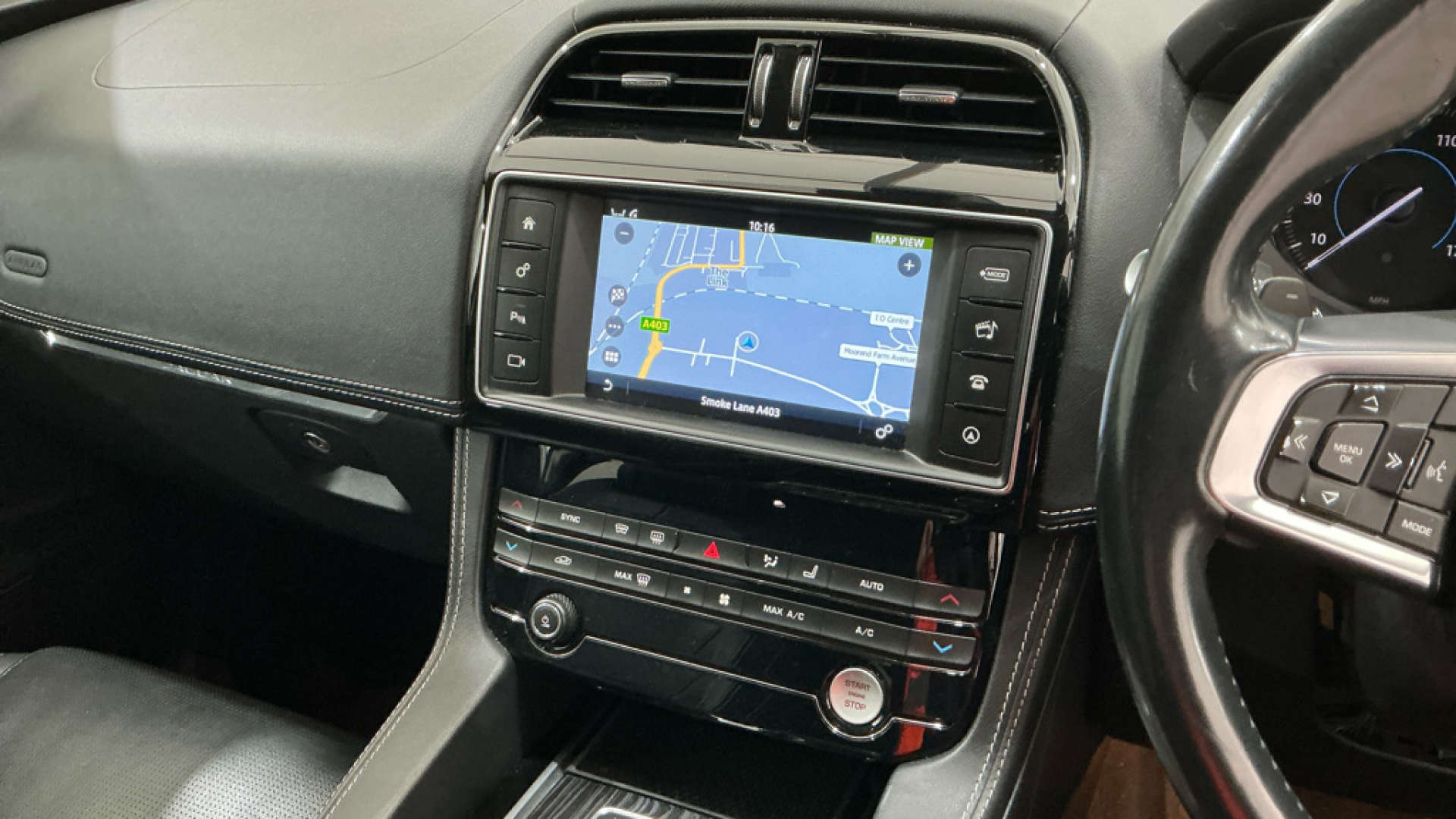 2016 Jaguar F-Pace — image 14