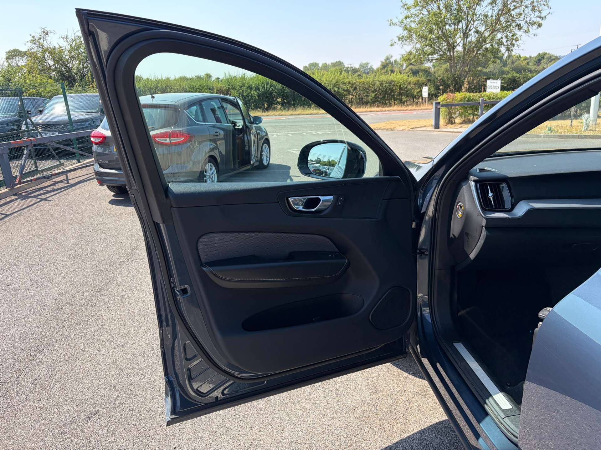2021 Volvo XC60 — image 15