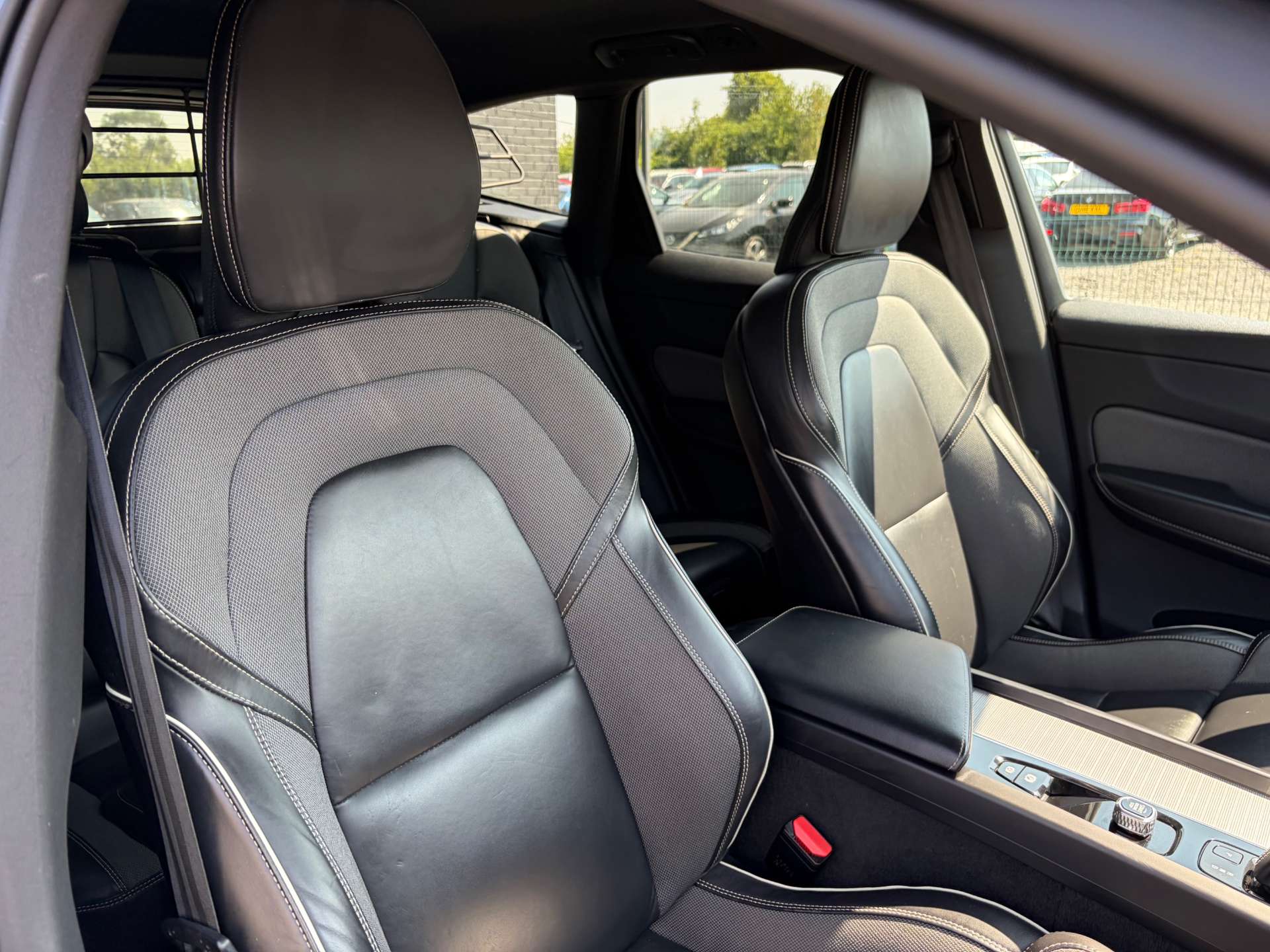 2021 Volvo XC60 — image 34