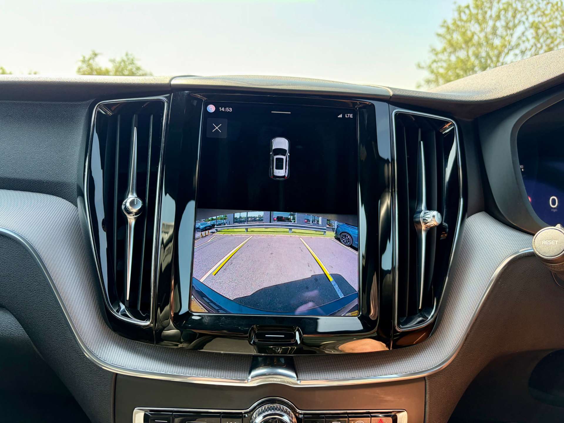 2021 Volvo XC60 — image 44