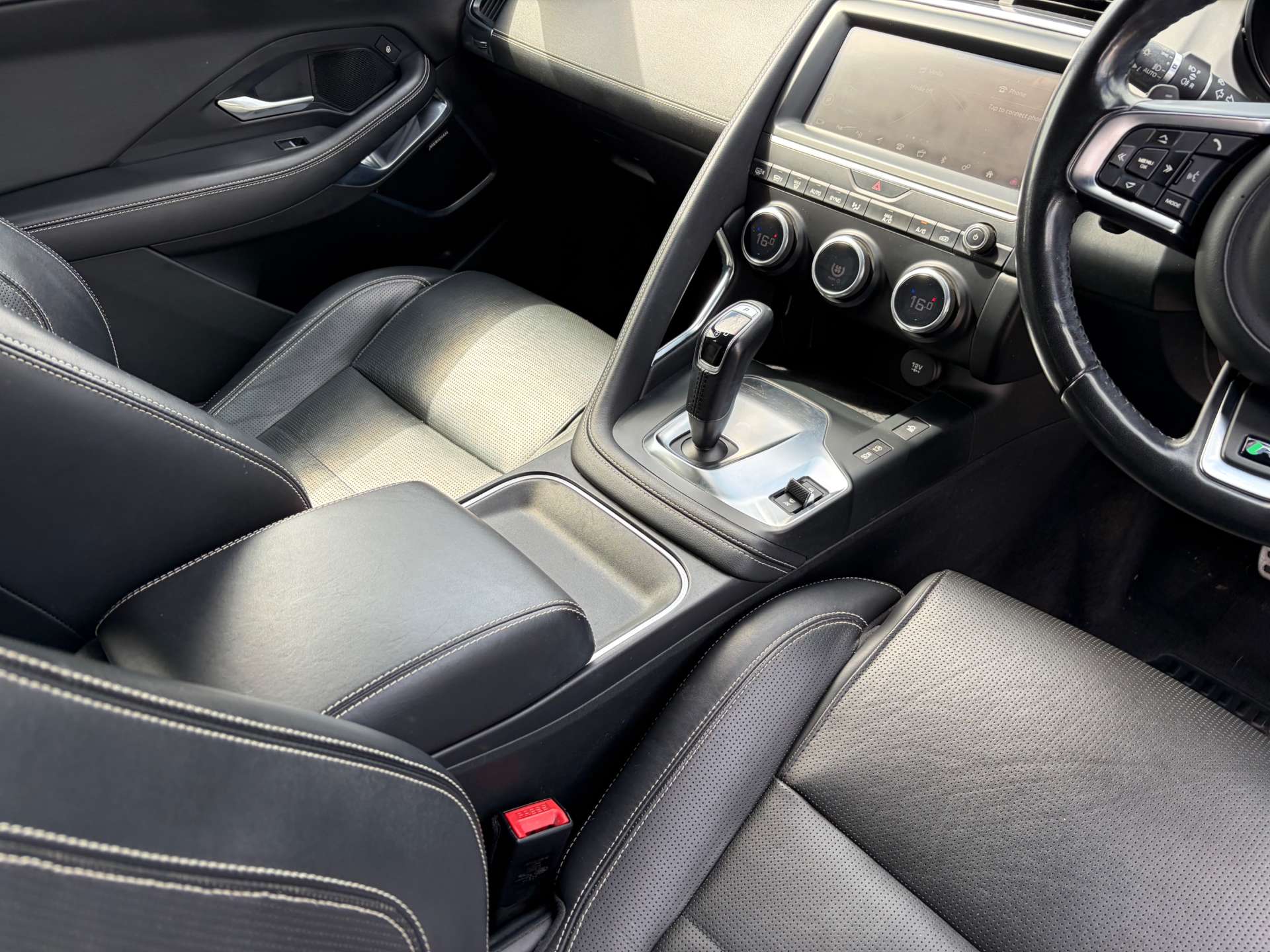 2018 Jaguar E-PACE — image 46