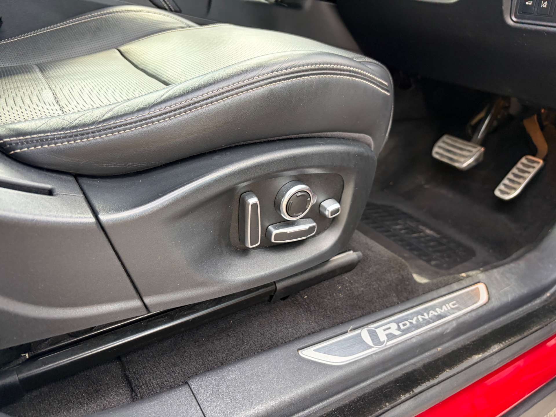 2018 Jaguar E-PACE — image 37
