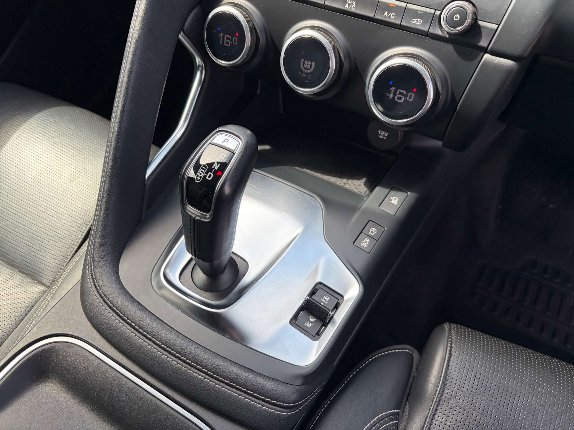 2018 Jaguar E-PACE — image 56