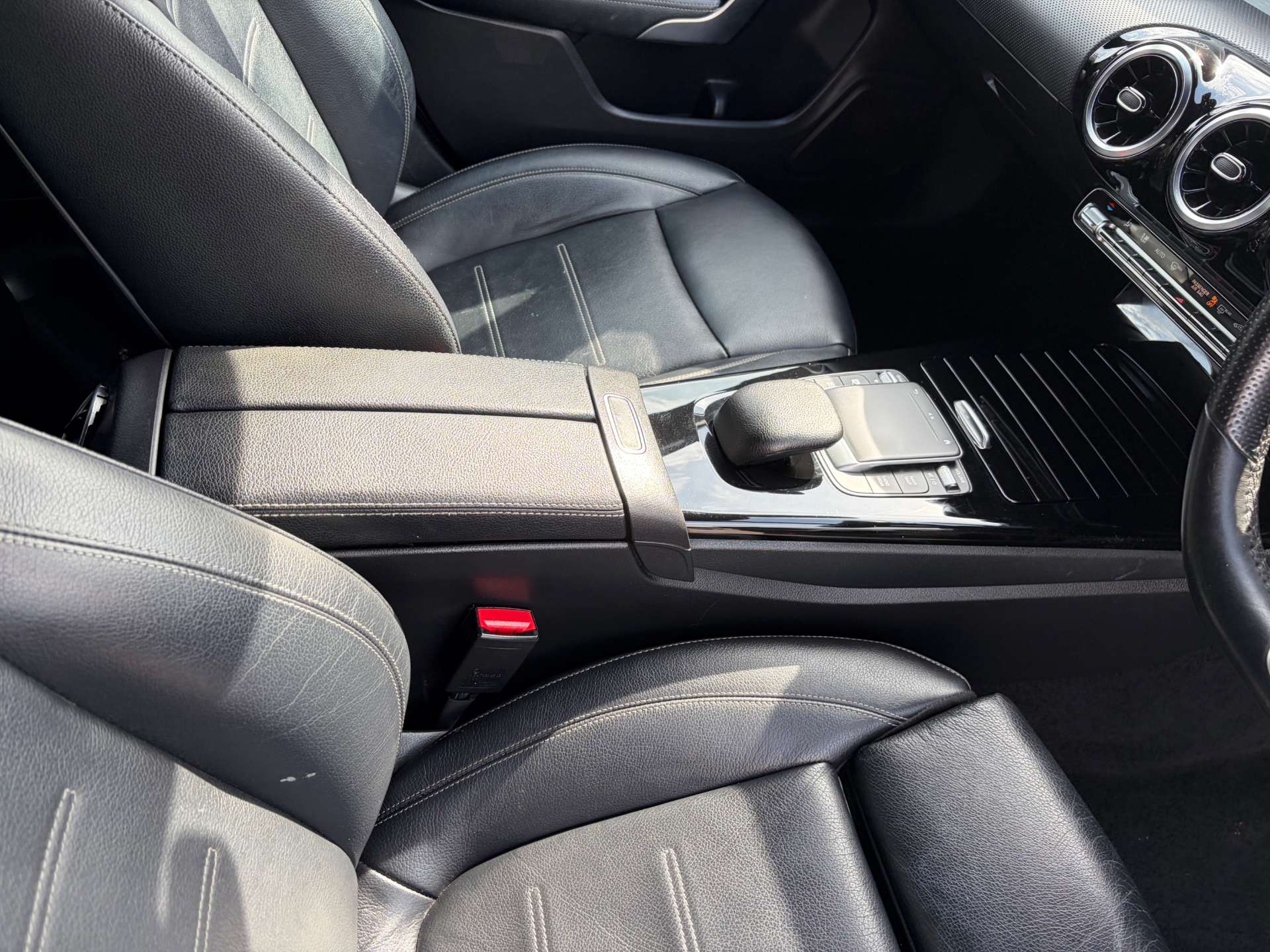 2022 Mercedes CLA180 — image 40