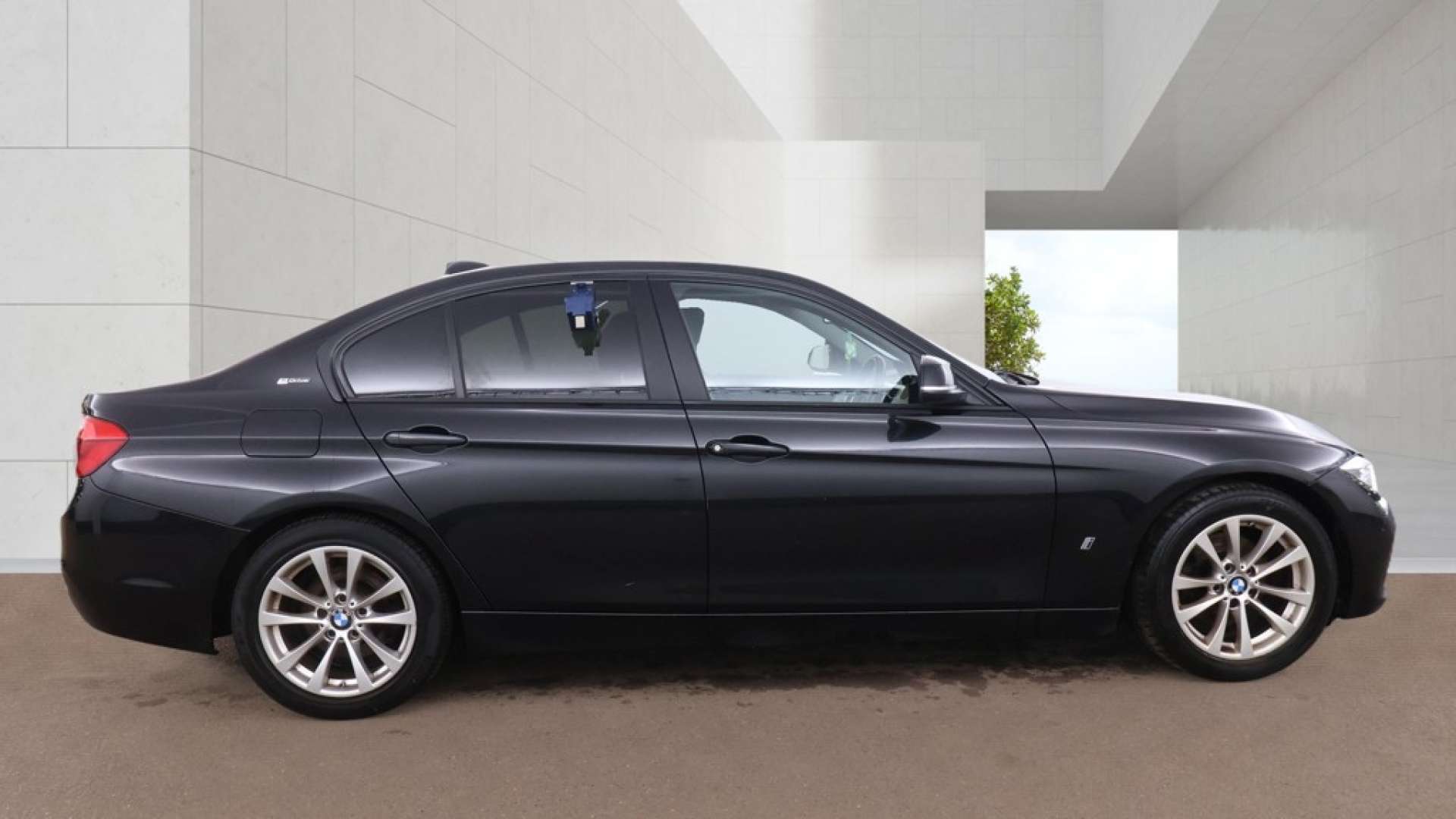 2018 BMW 330e — image 6