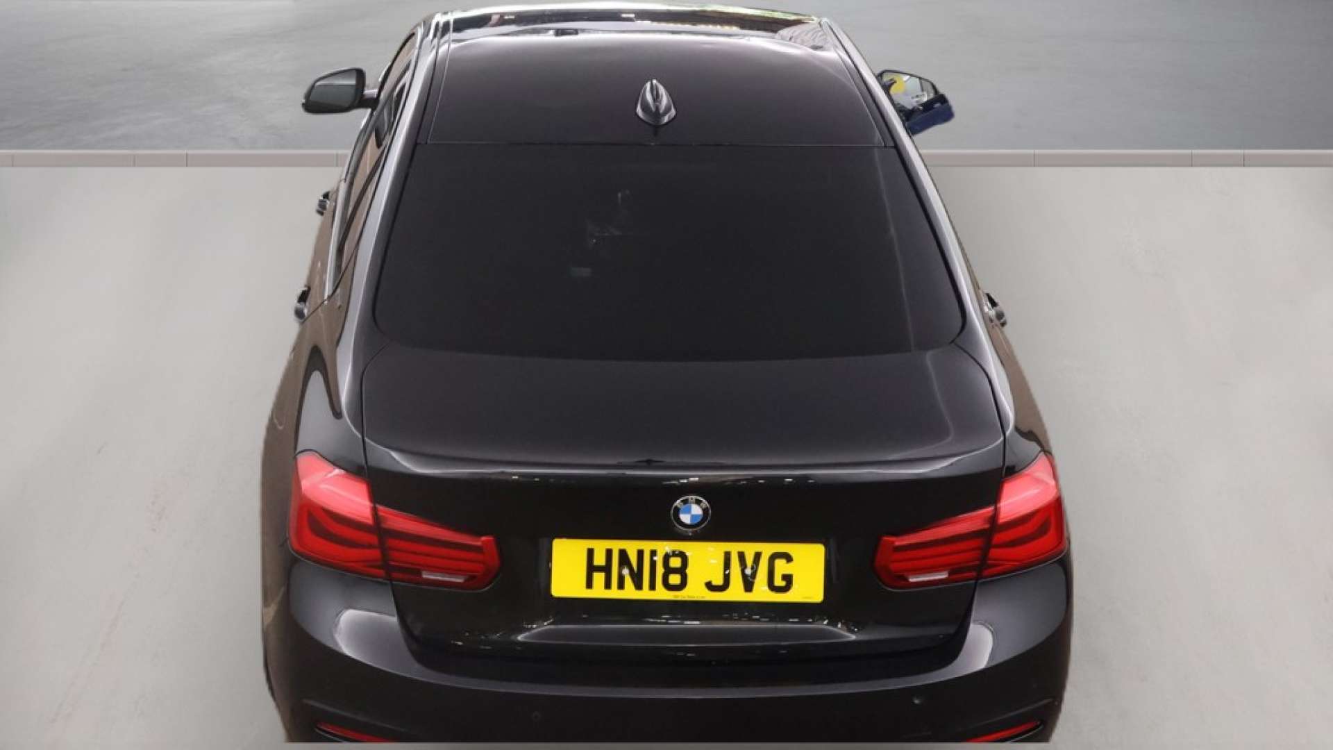 2018 BMW 330e — image 9