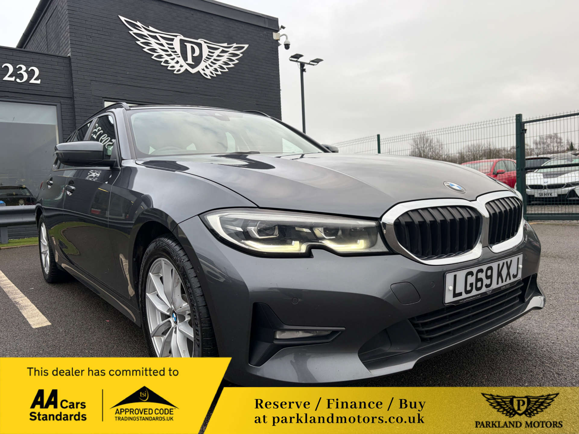 2019 BMW 320d exterior view