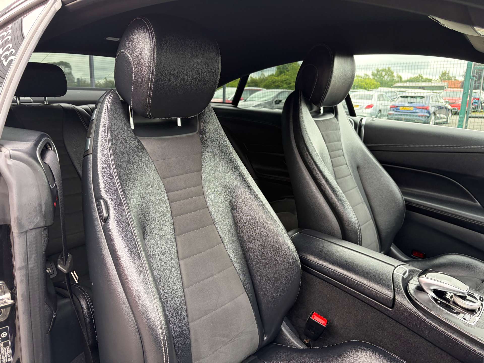 2019 Mercedes E220d — image 32