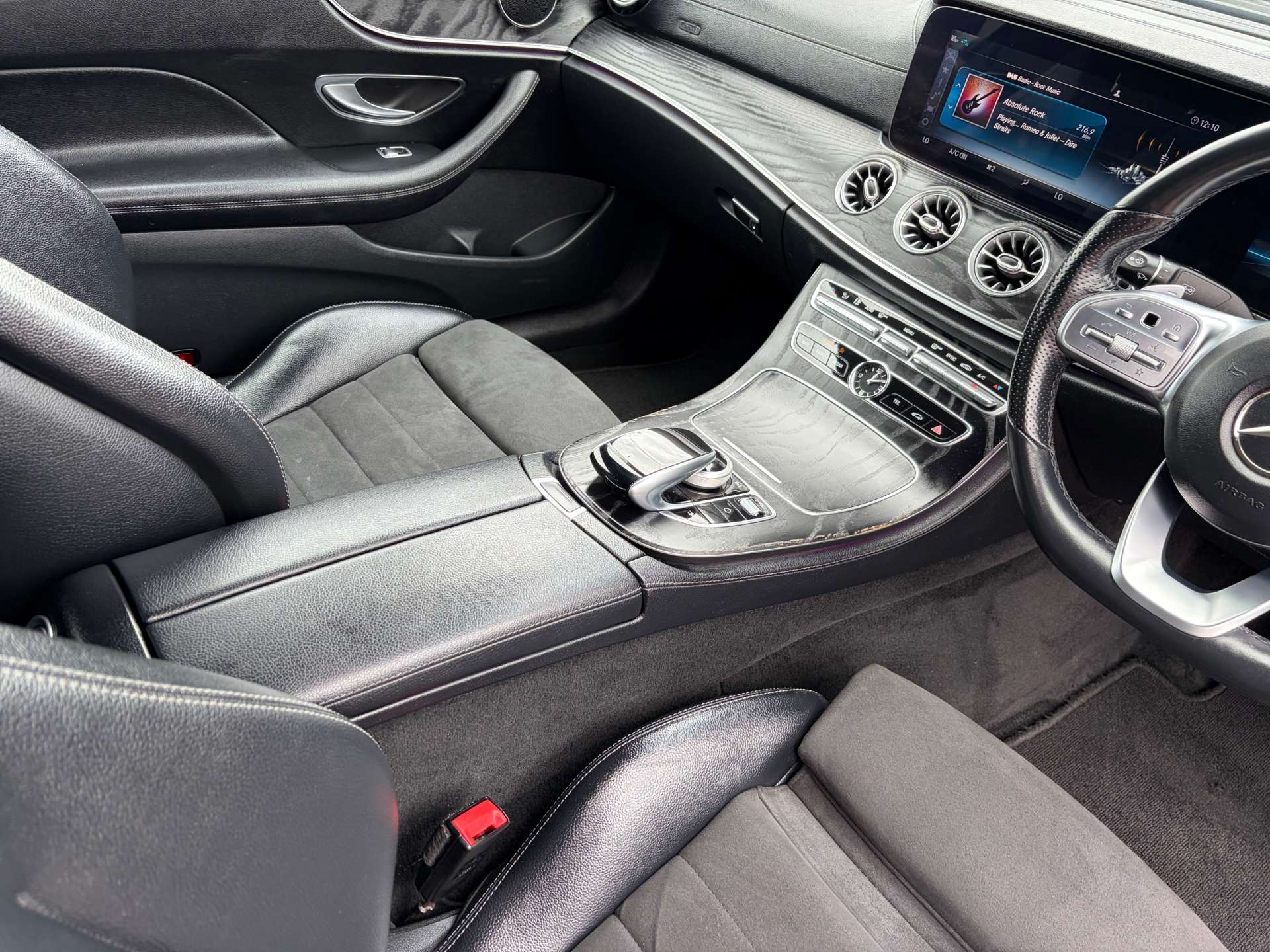 2019 Mercedes E220d — image 38