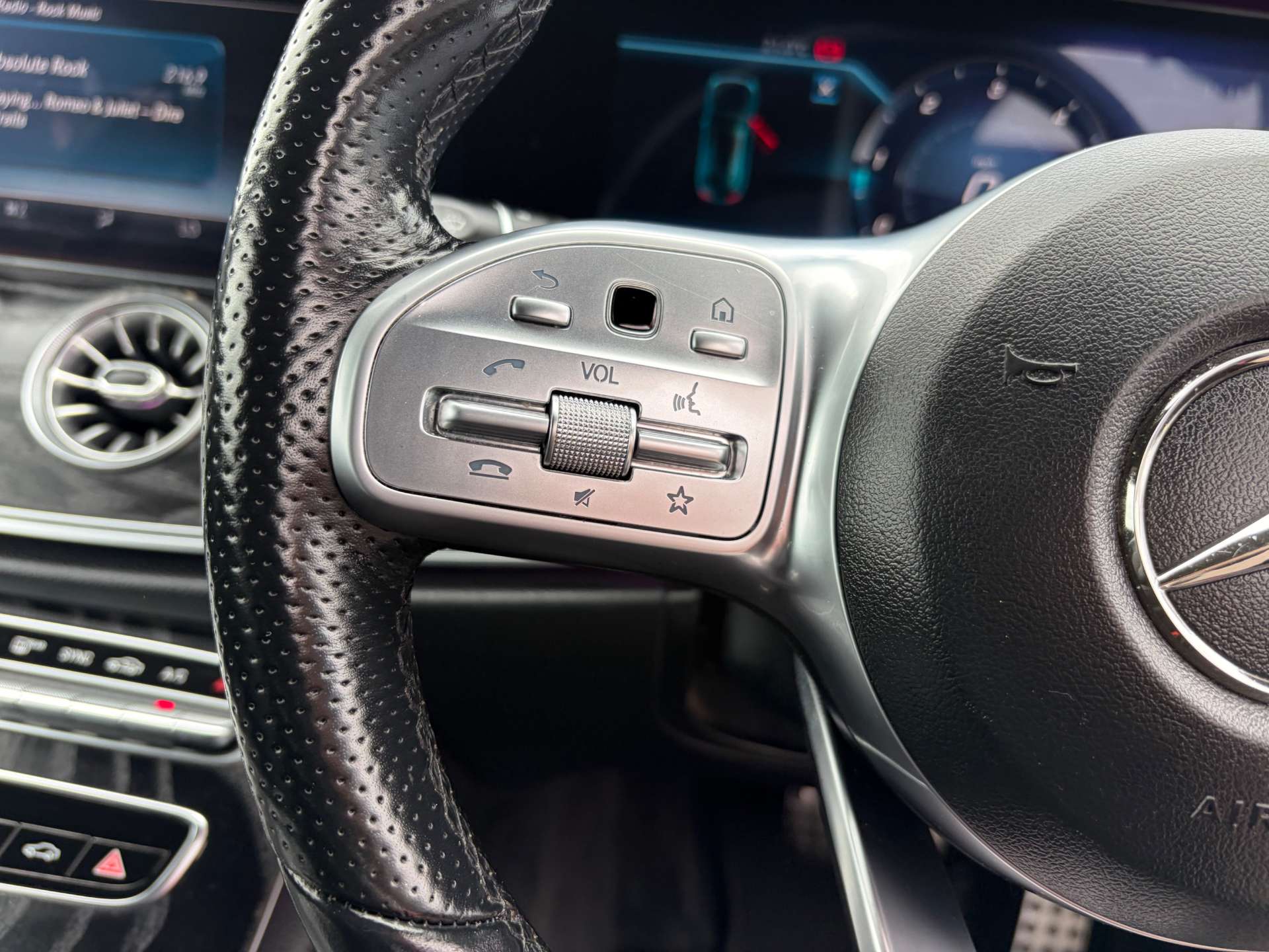 2019 Mercedes E220d — image 35