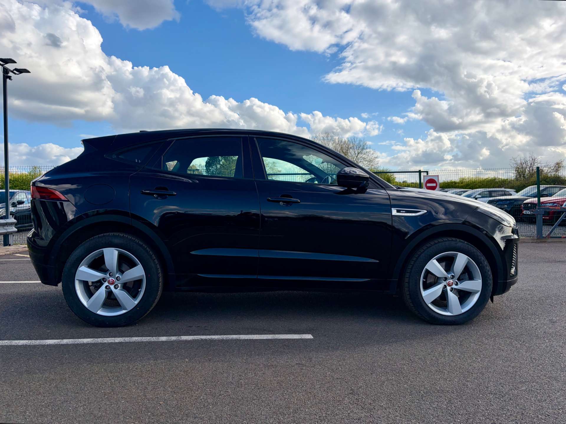 2019 Jaguar E-PACE — image 9