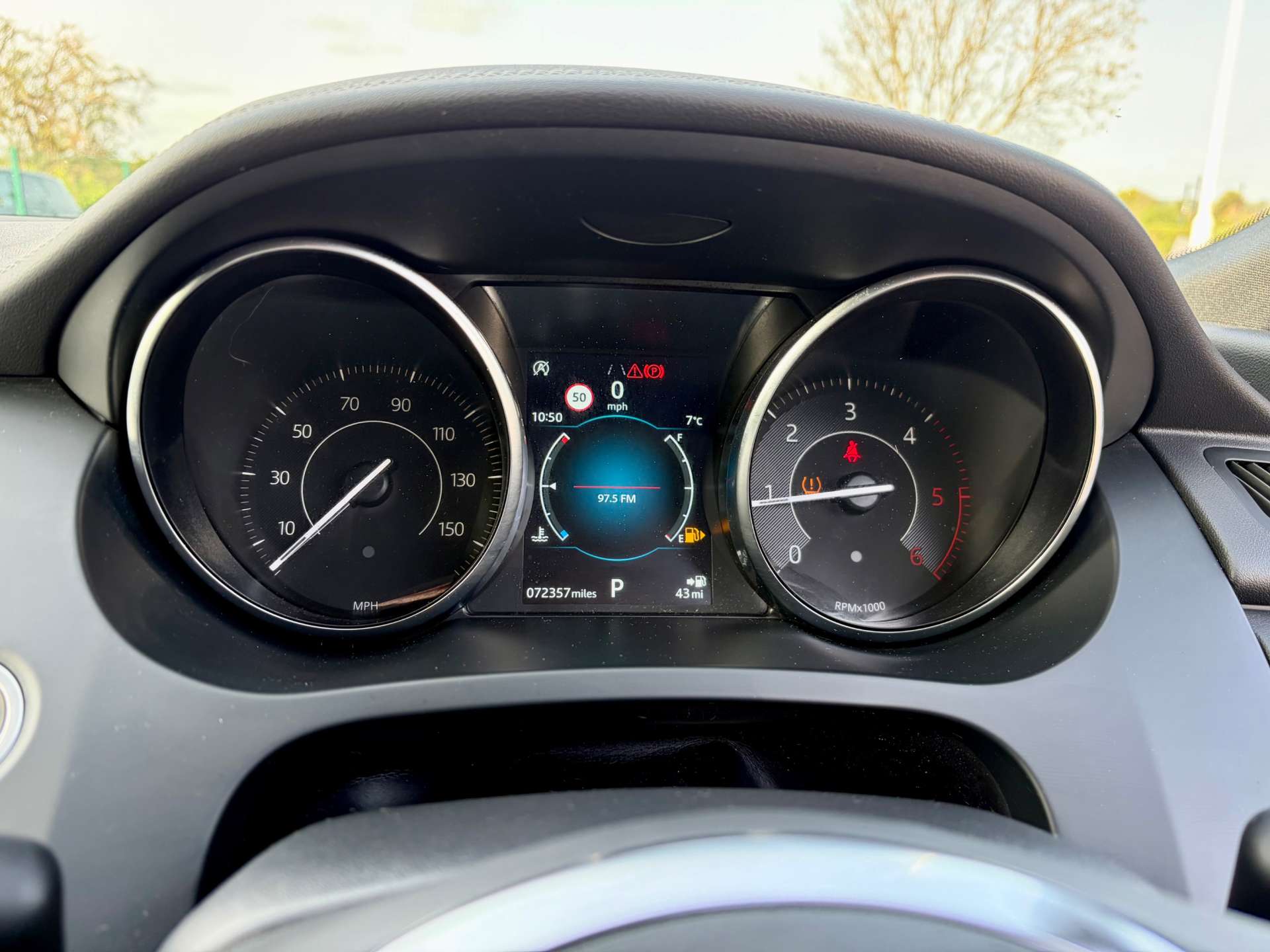 2019 Jaguar E-PACE — image 40