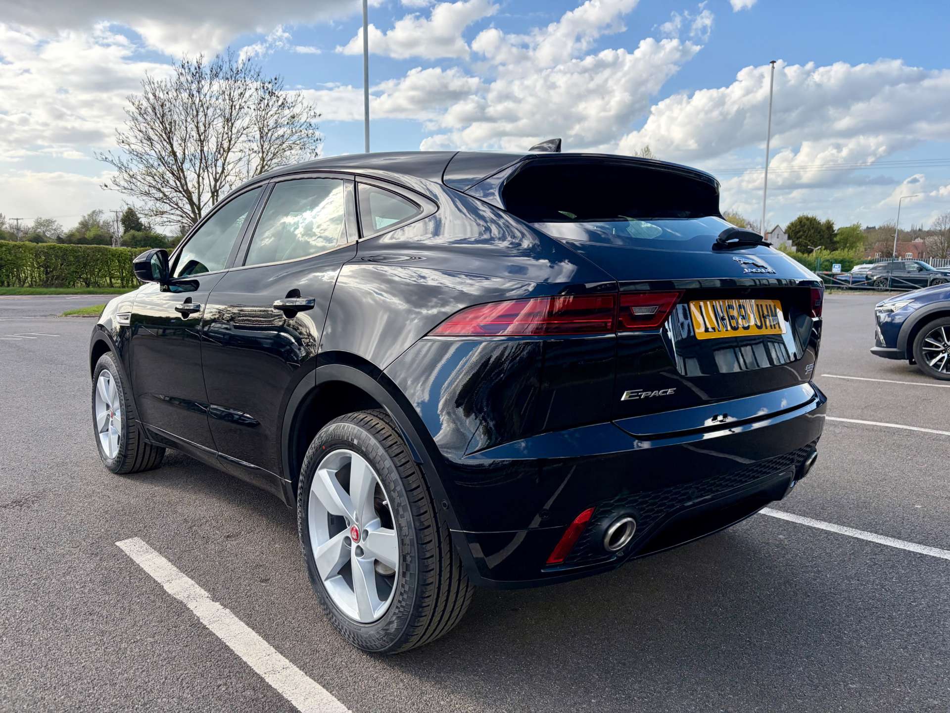 2019 Jaguar E-PACE — image 6