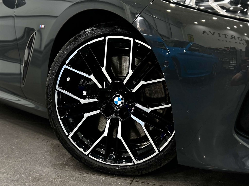 BMW 8 Series, Kent