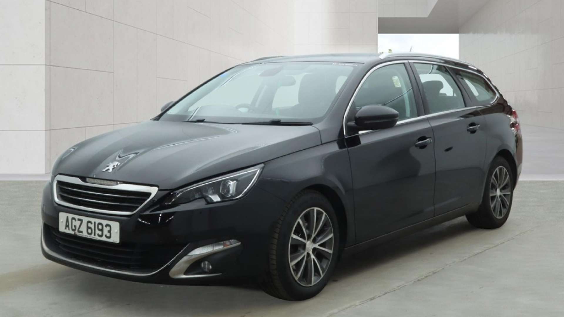 2016 Peugeot 308 — image 3
