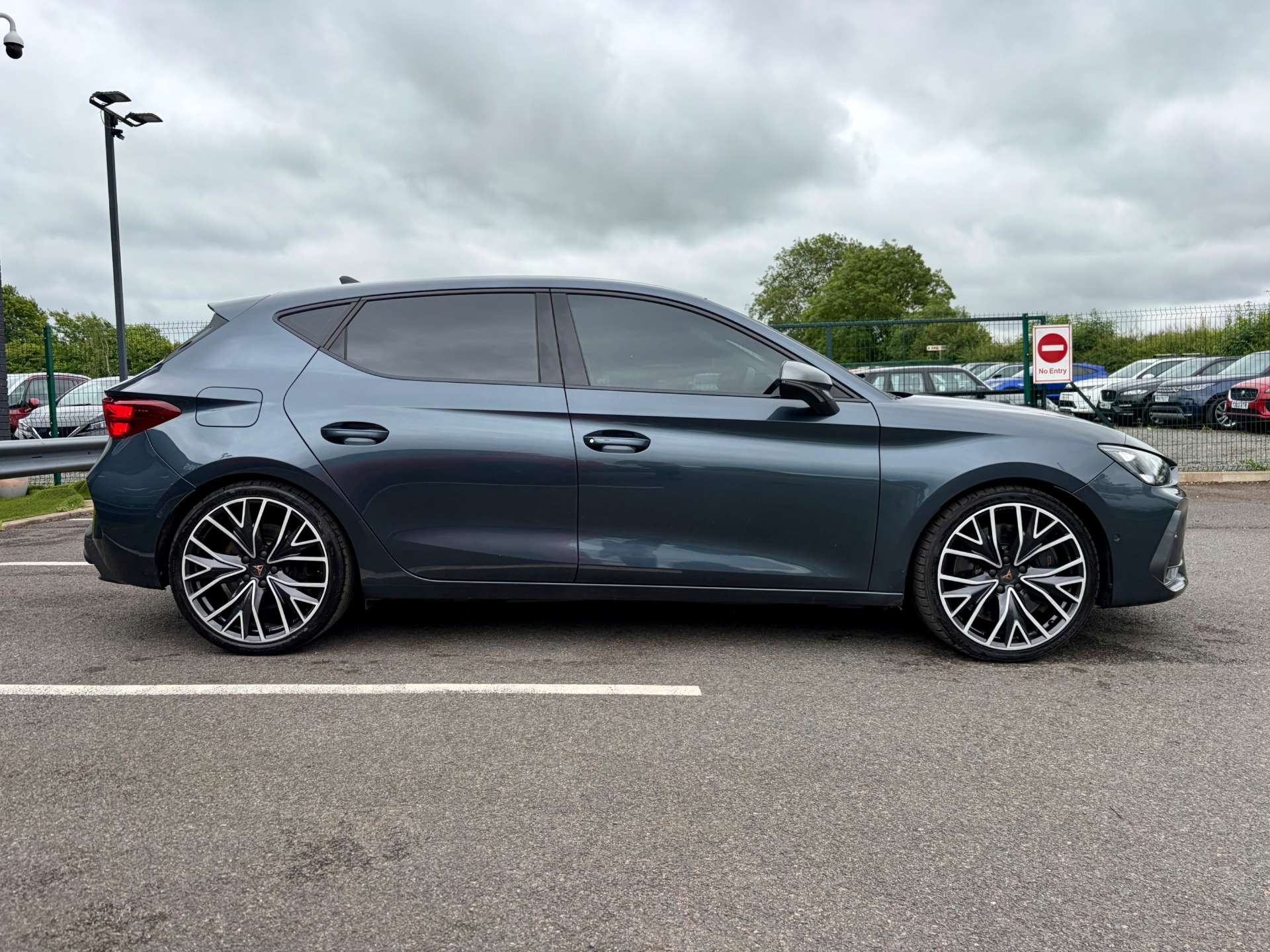 2025 Cupra Leon — image 11