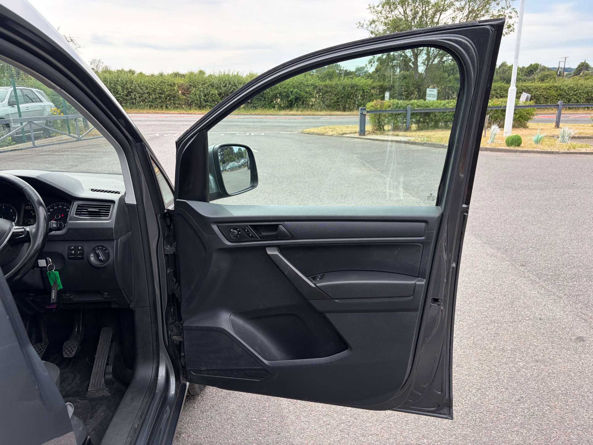 2017 Volkswagen Caddy — image 22