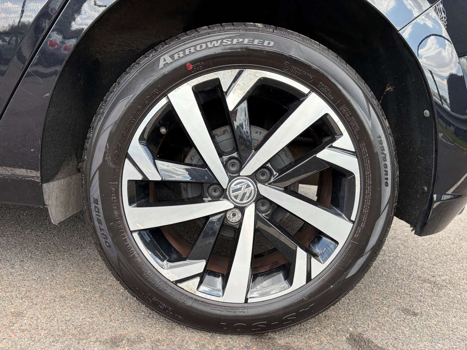 2024 Volkswagen Polo — image 13