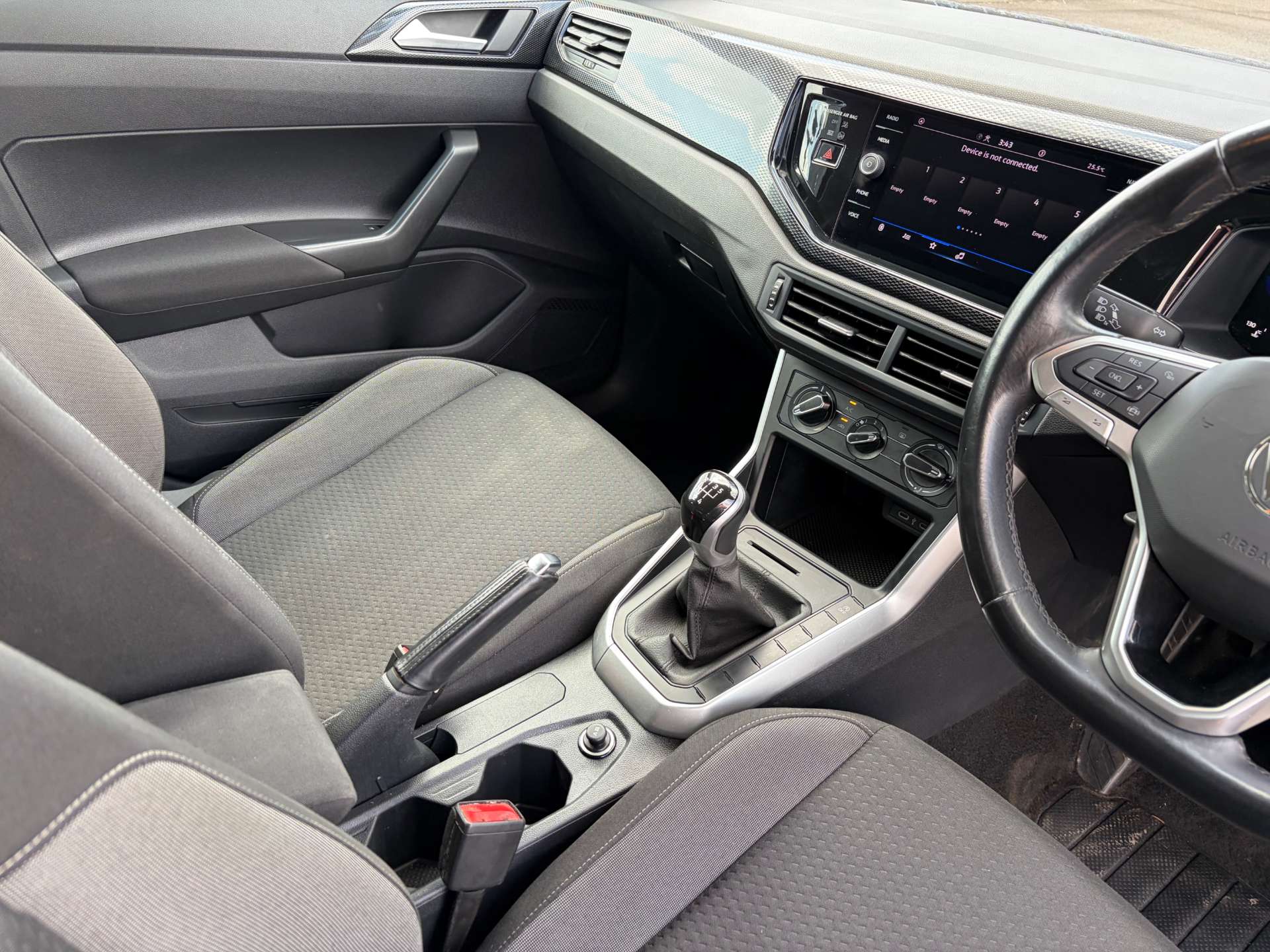 2024 Volkswagen Polo — image 35