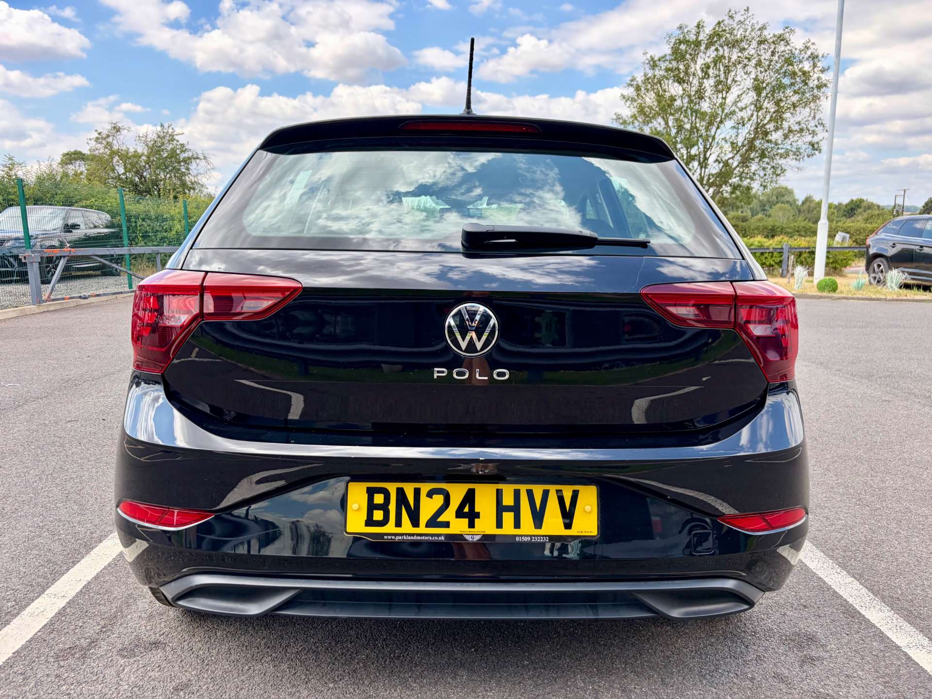 2024 Volkswagen Polo — image 8